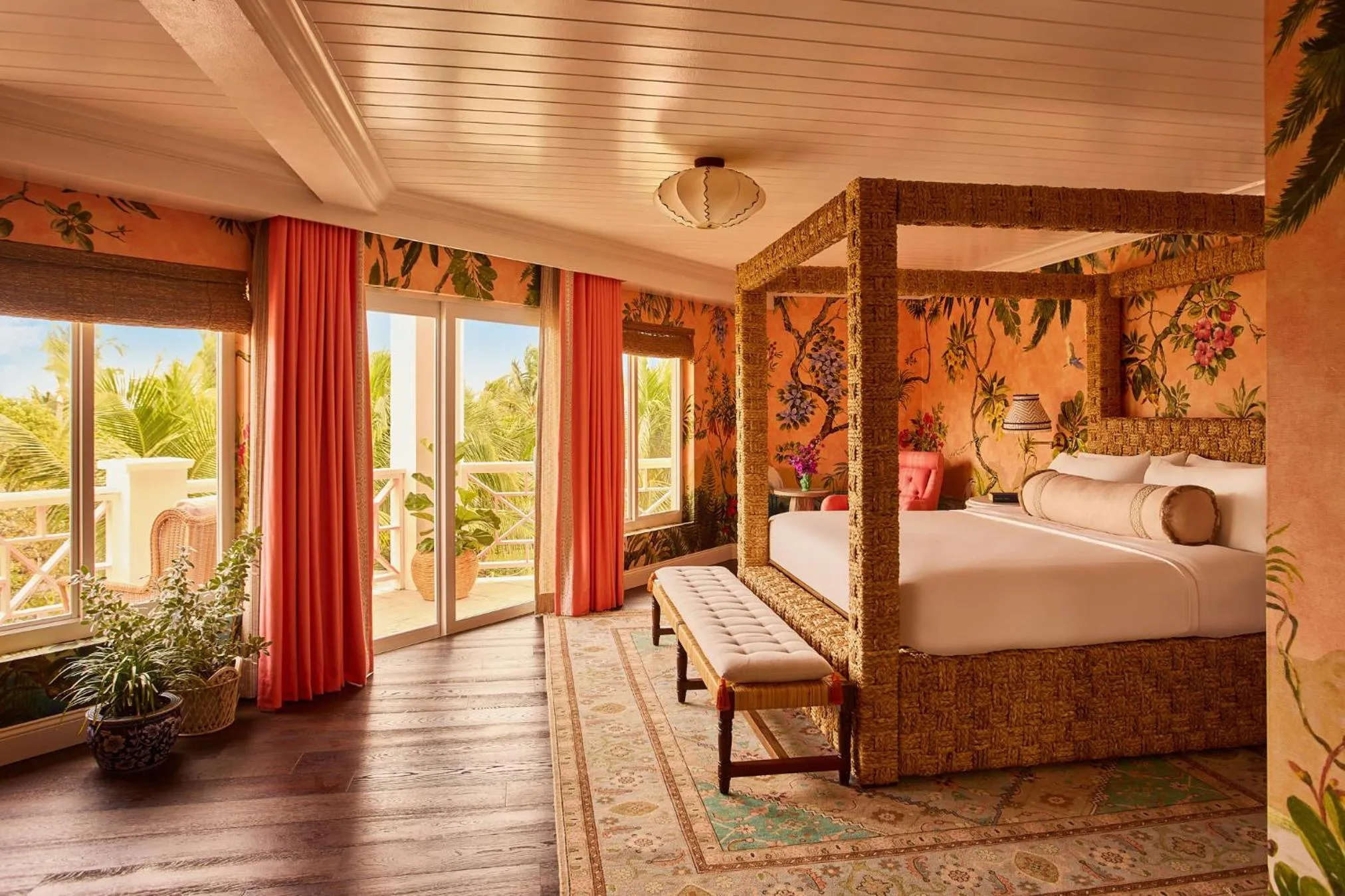 Balcony/Terrace, Bed in Coral Sands Inn & Cottages