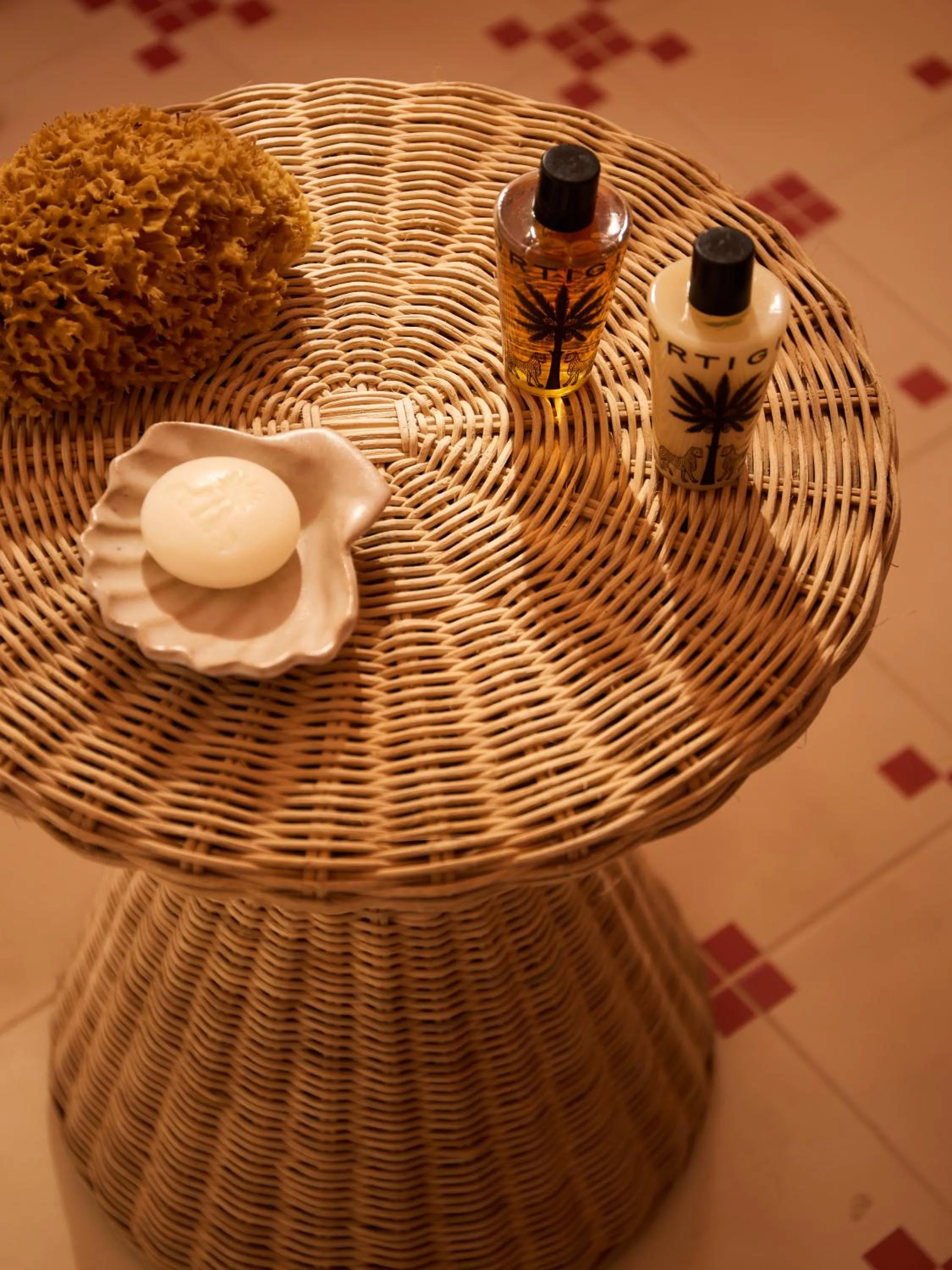 Coral Sands Inn & Cottages