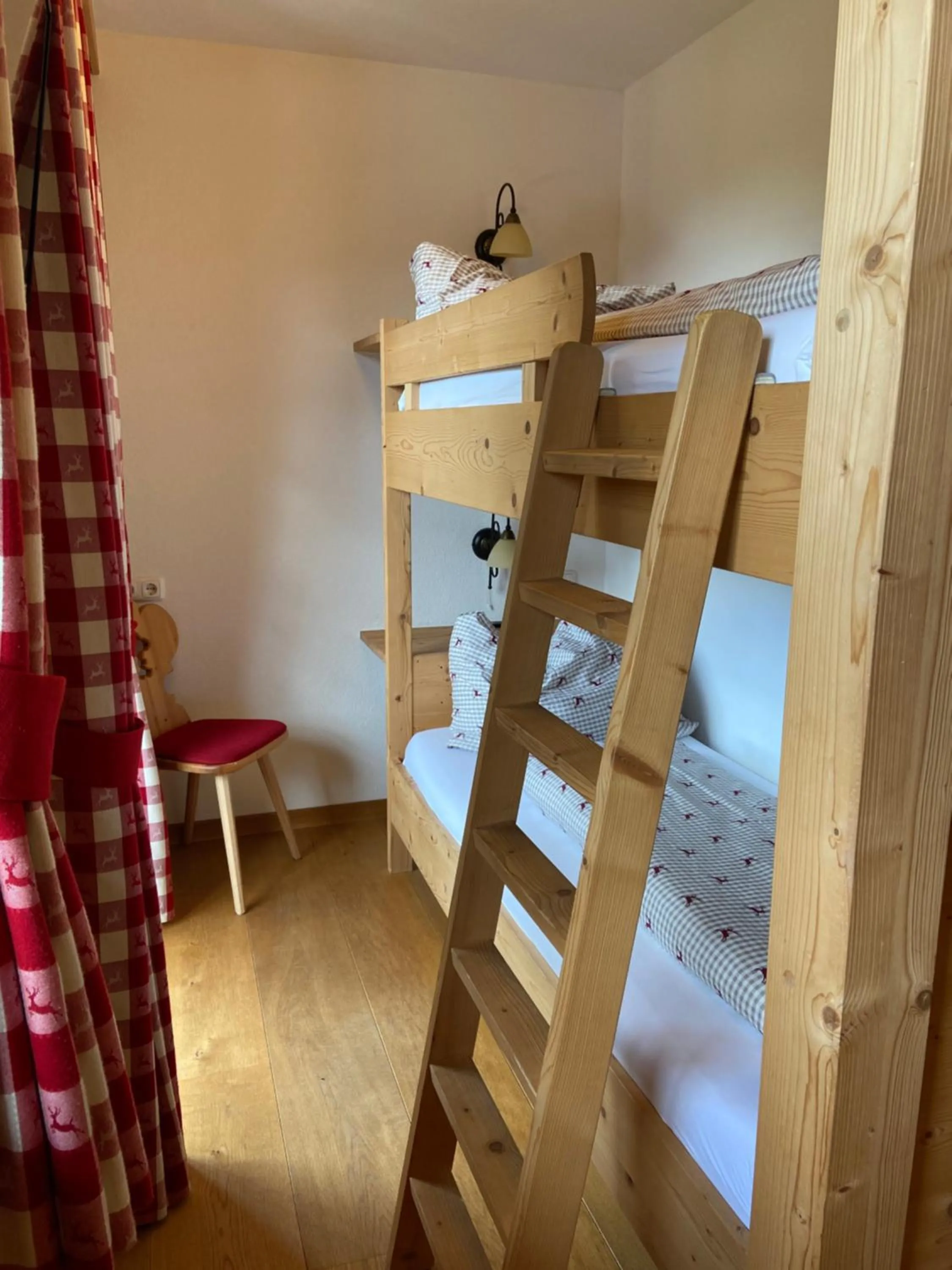 Bedroom, Bed in Landgasthof Kirchenwirt