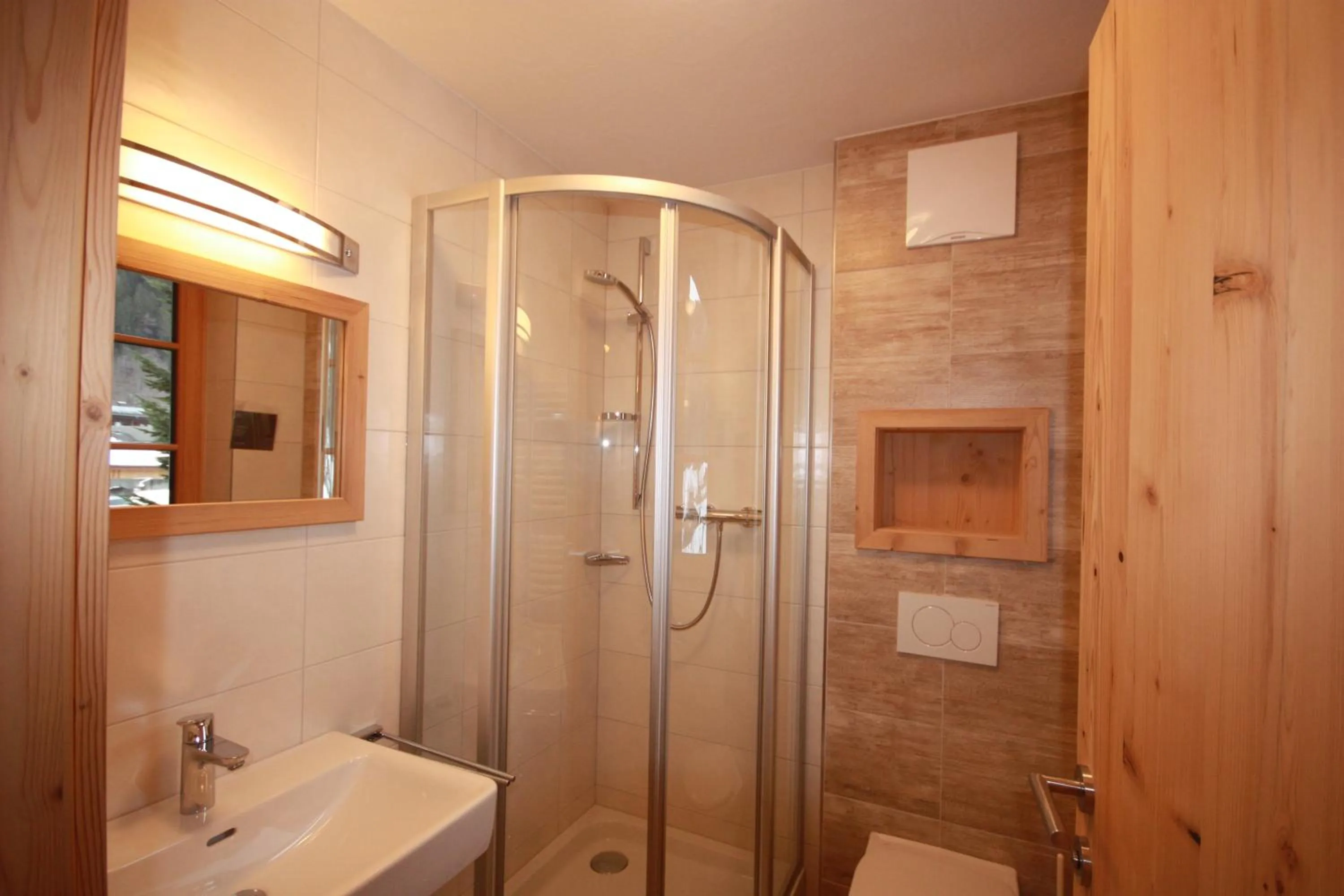 Bathroom in Landgasthof Kirchenwirt