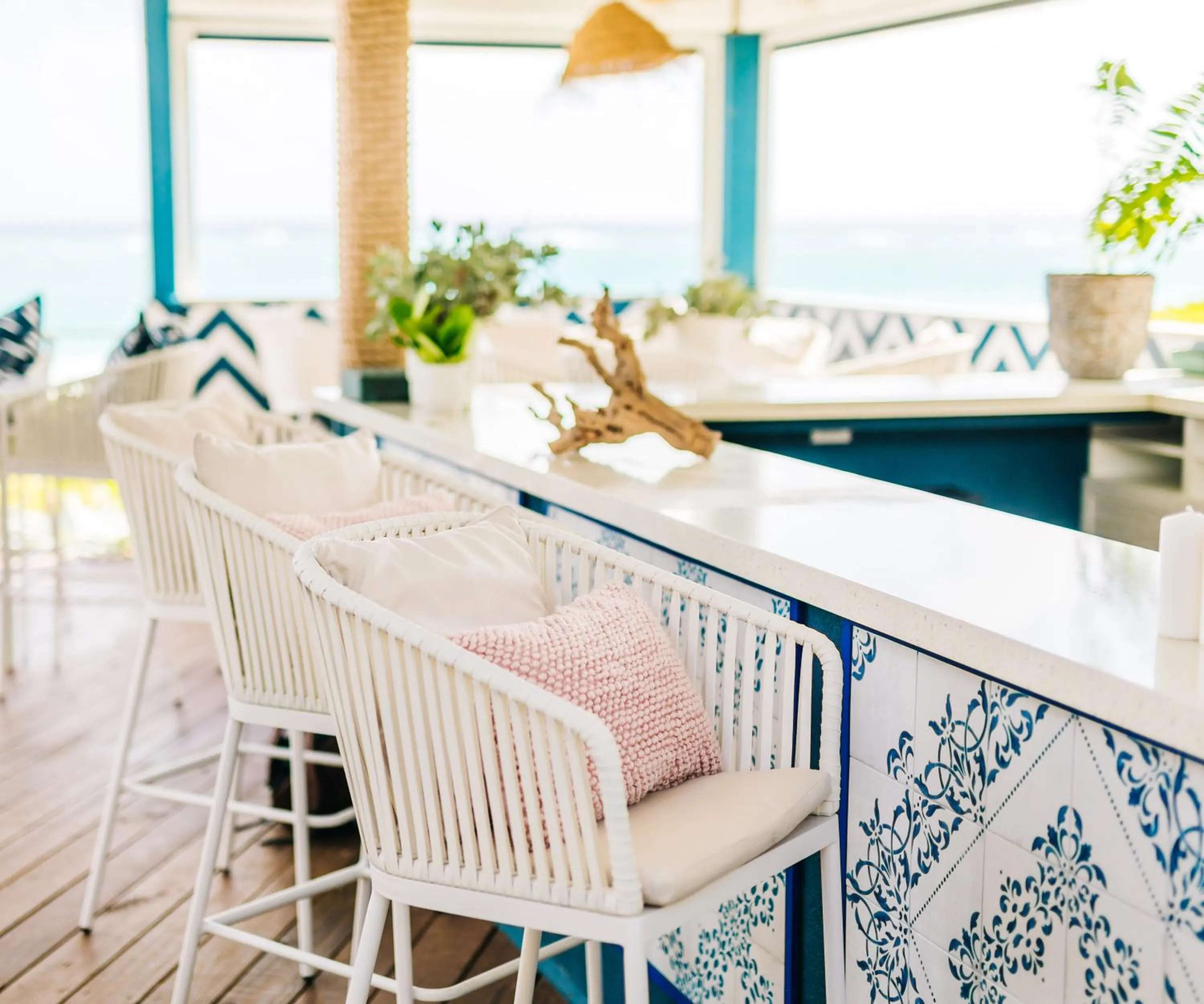 Restaurant/places to eat in Pink Sands Resort