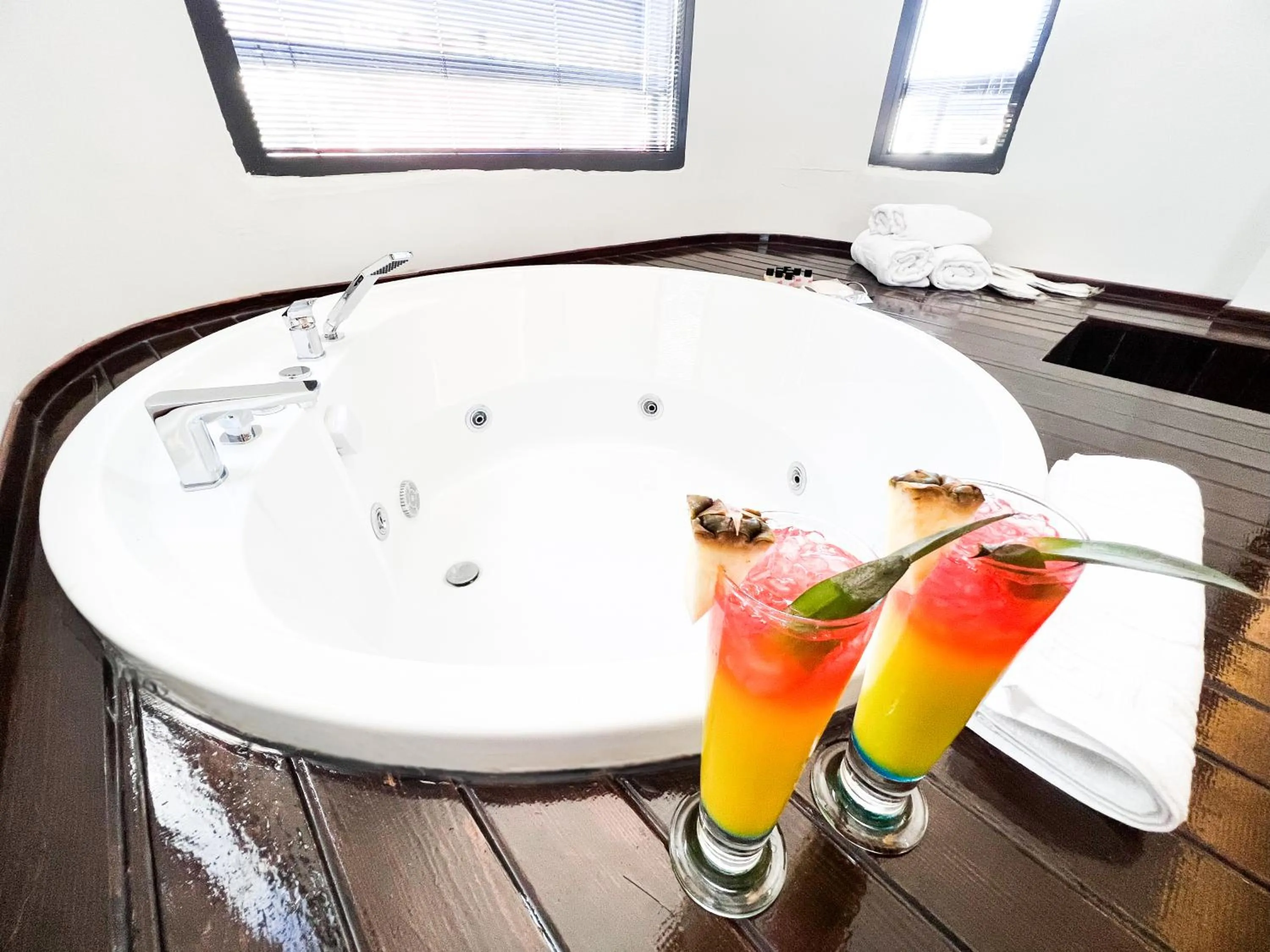 Drinks in Nira Boutique Hotel