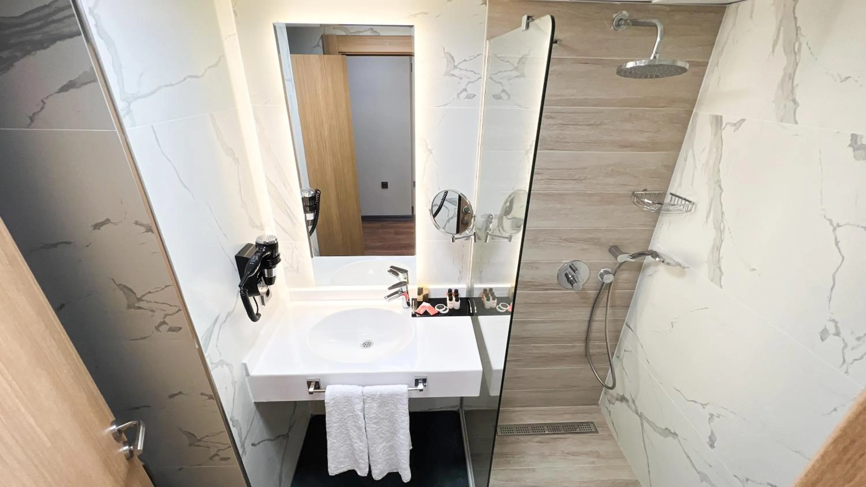 Bathroom in Nira Boutique Hotel