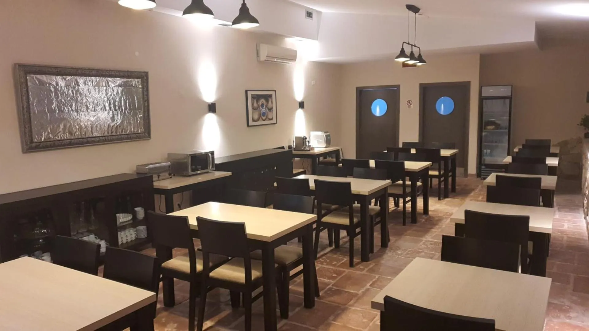 Restaurant/places to eat in Hotel Vila Raia