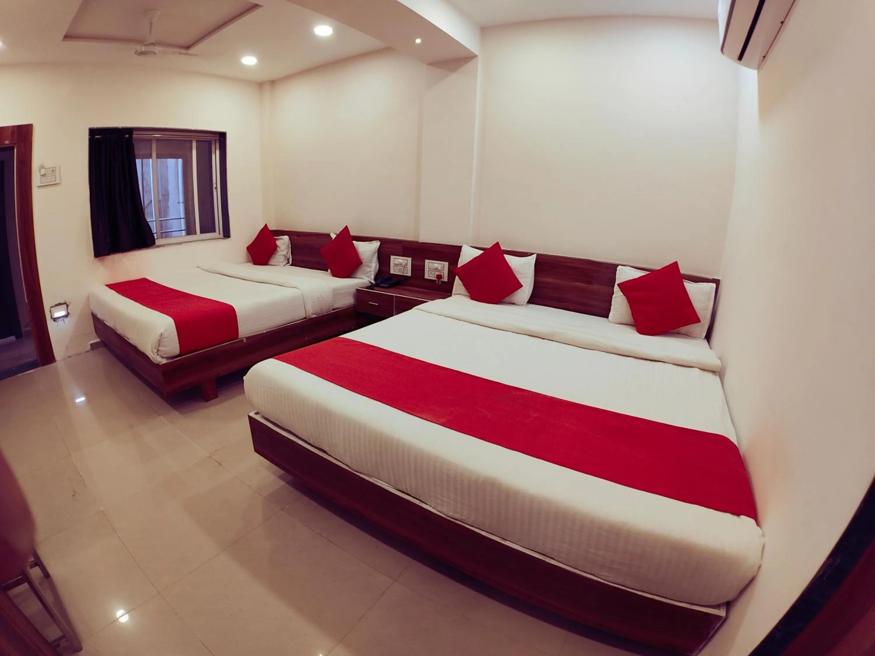 Bed in Hotel Nawanagar Residency