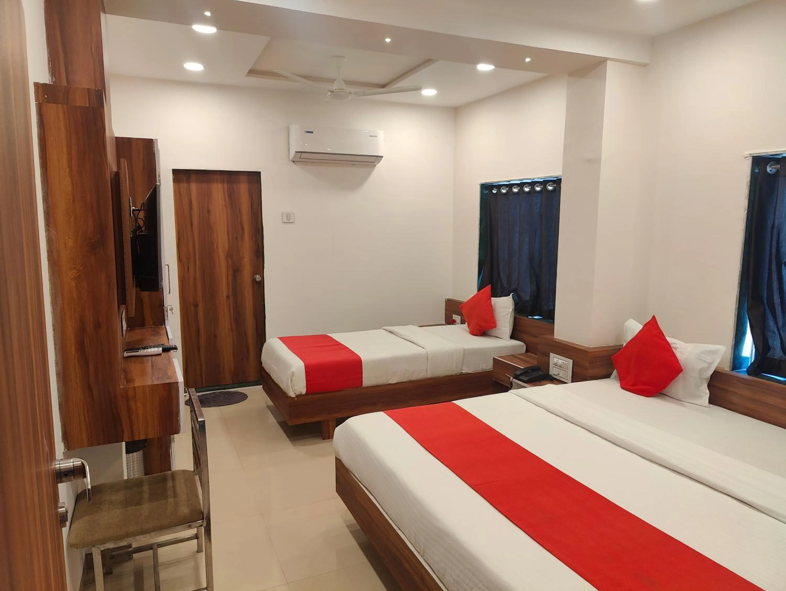 Bed in Hotel Nawanagar Residency