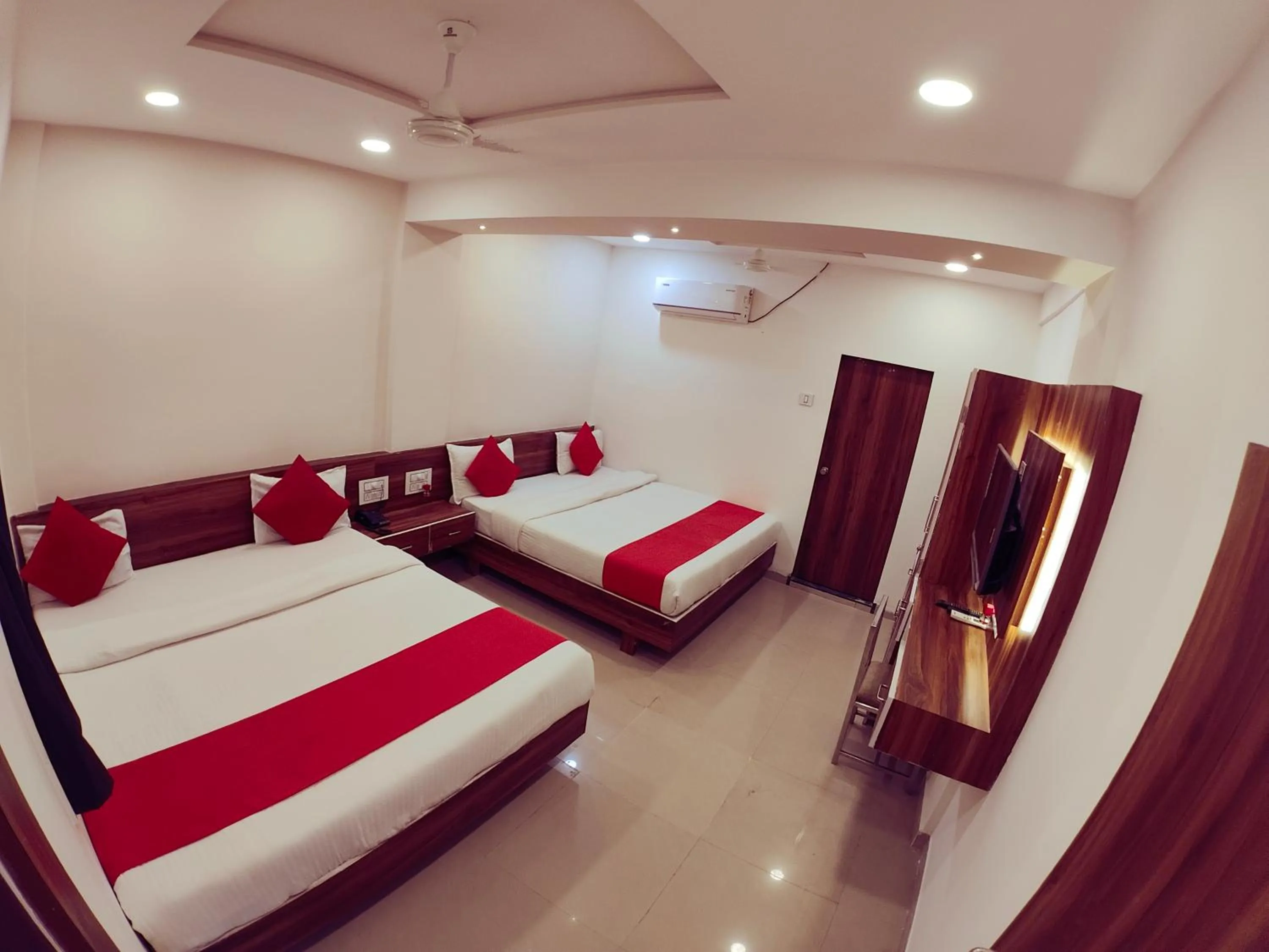 Bed in Hotel Nawanagar Residency