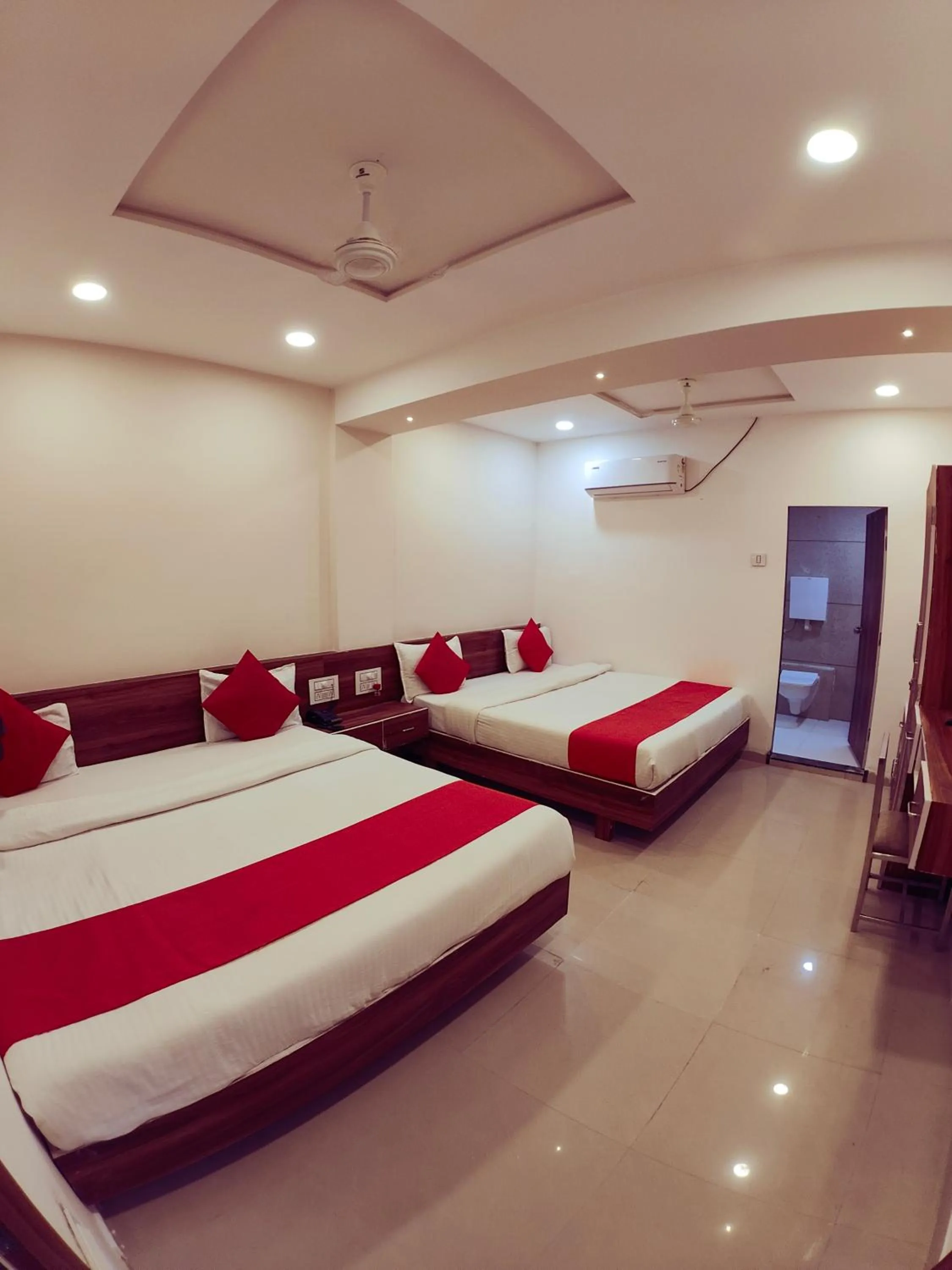 Bed in Hotel Nawanagar Residency