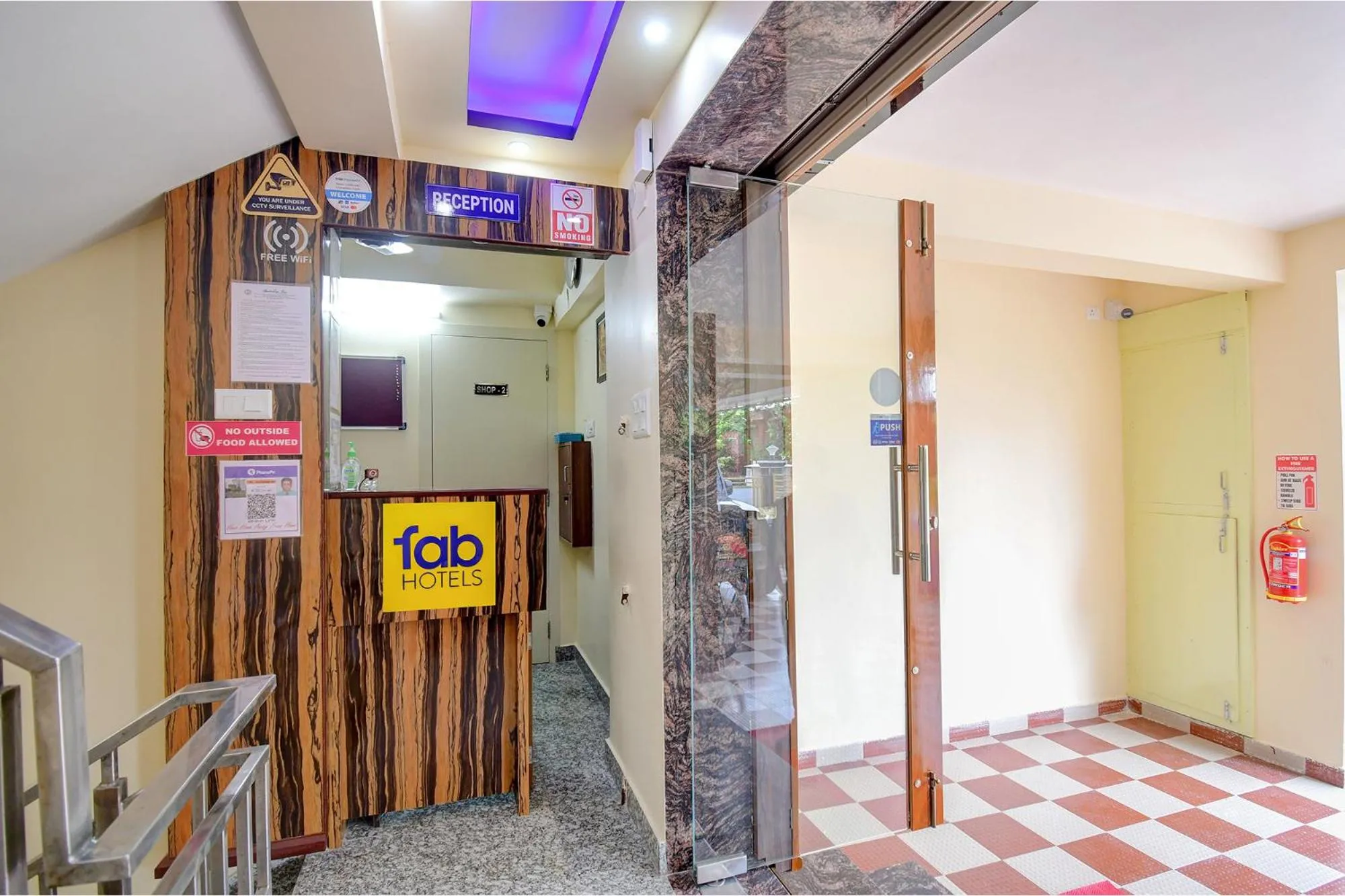 Lobby or reception in FabHotel Anchorage Inn - Nr Axis Mall
