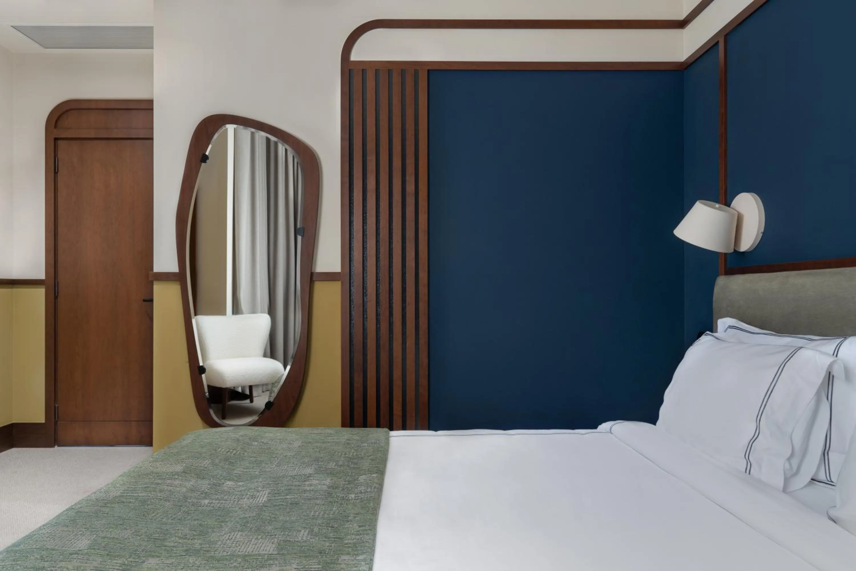 Bedroom, Bed in GentleTom