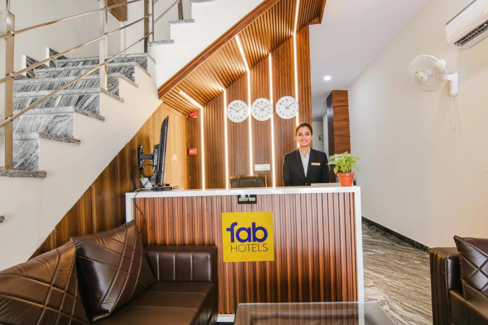 Lobby or reception in Via HC South Crown