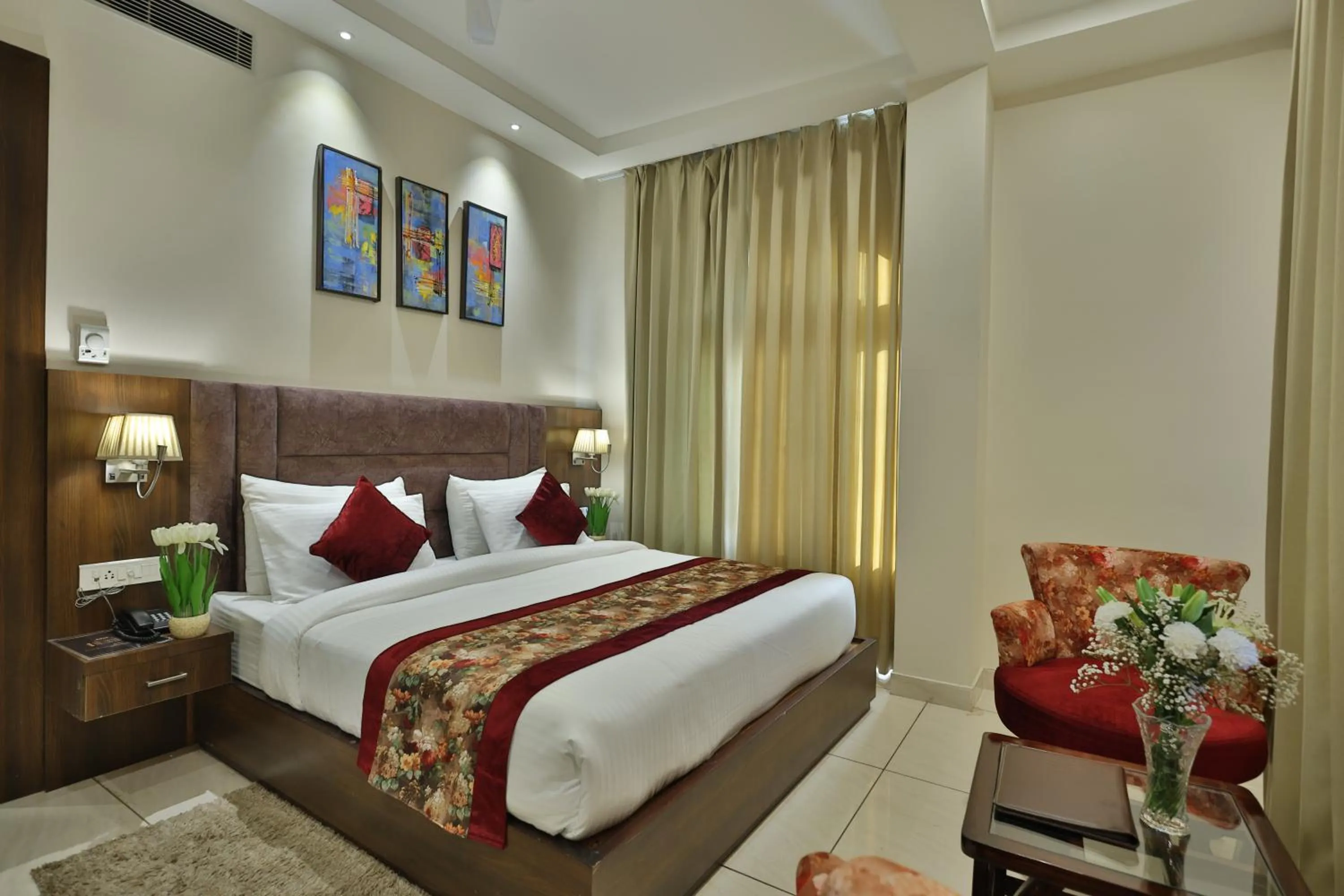 Bed in Hotel Ramaya Inn