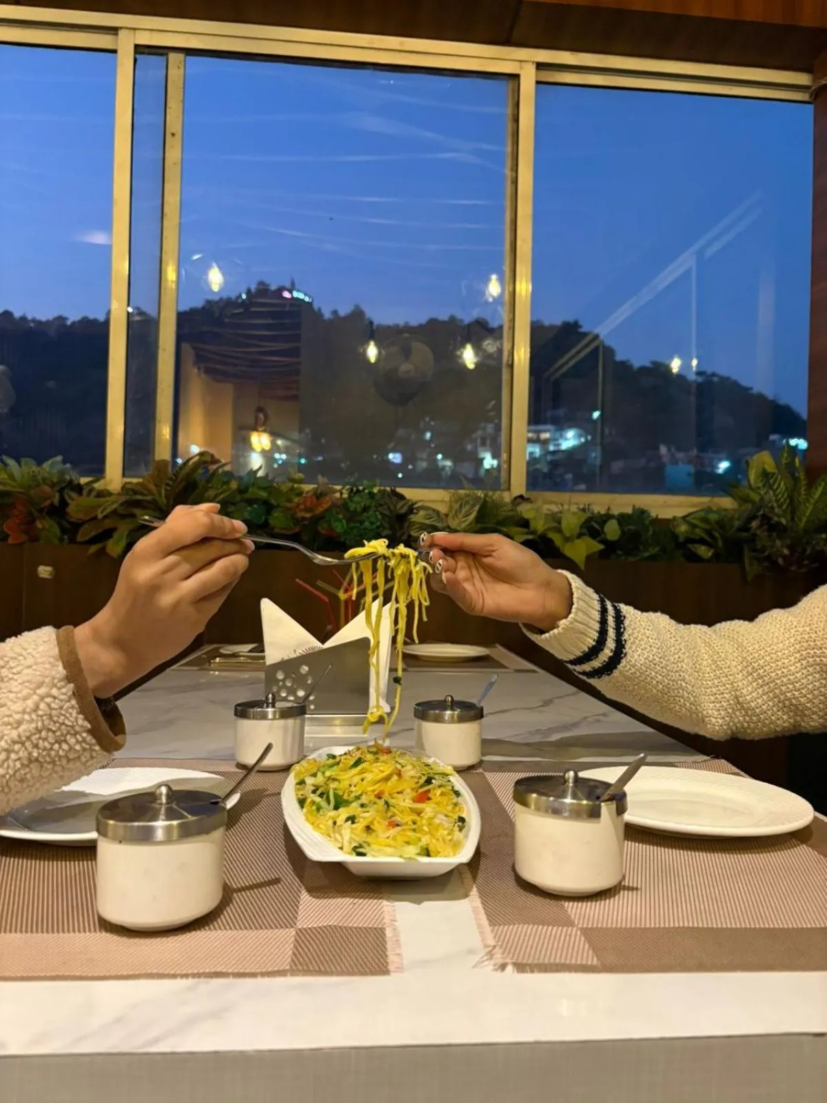 Food and drinks in Hotel Ramaya Inn