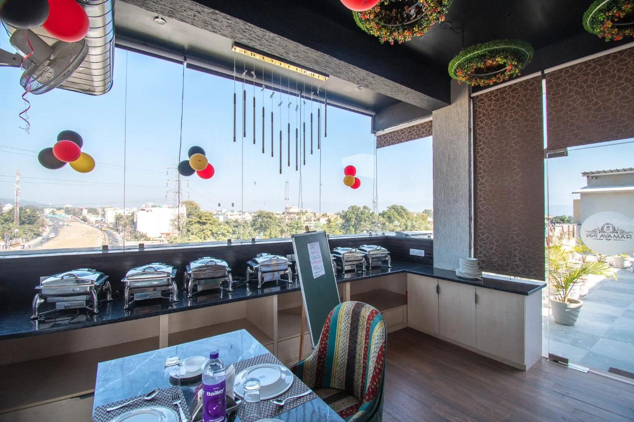 Restaurant/places to eat in Hotel Ramaya Inn