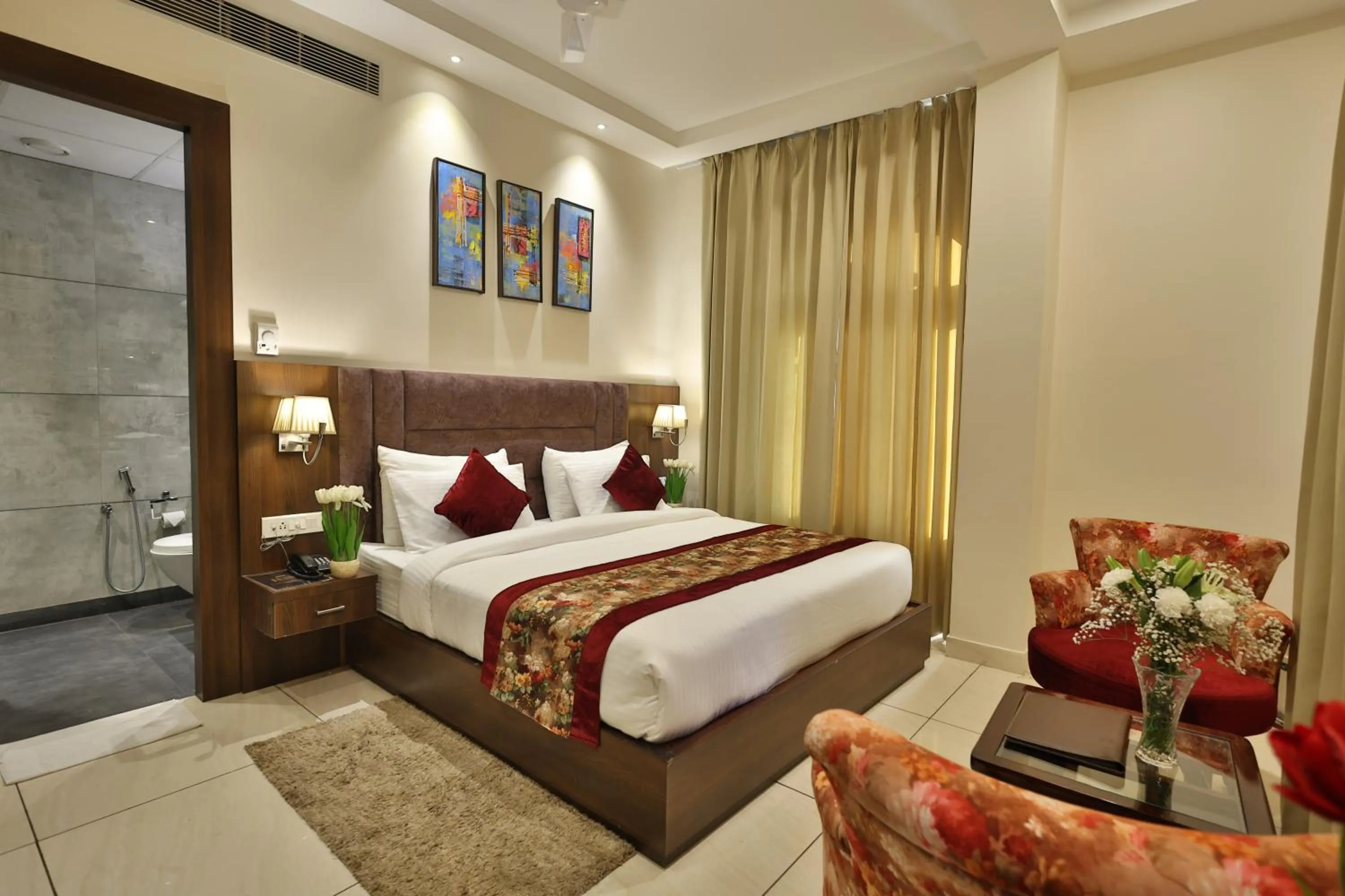 Bed in Hotel Ramaya Inn