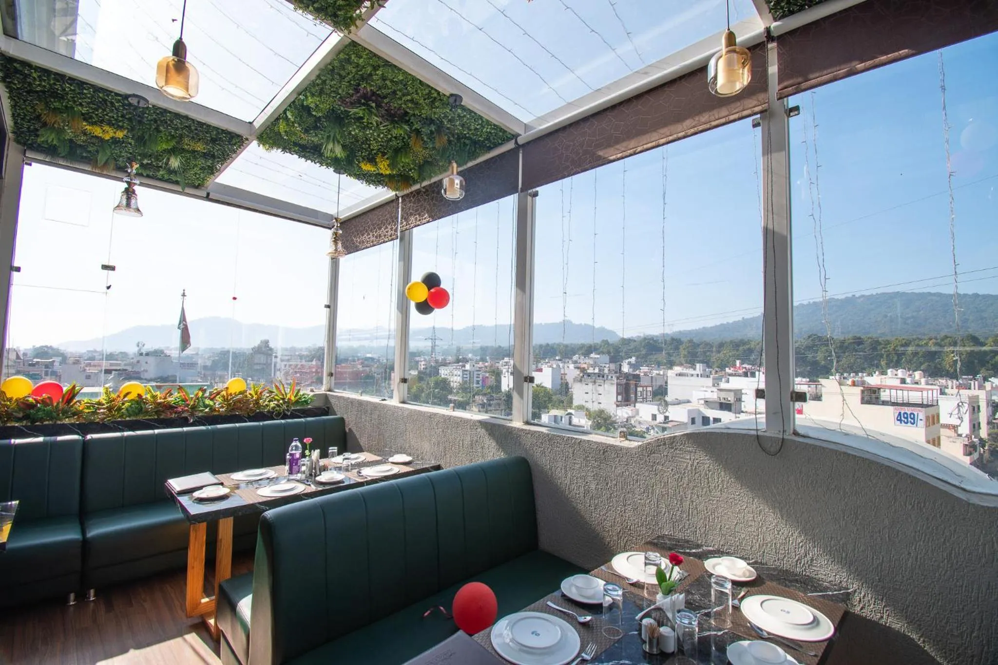 Restaurant/places to eat in Hotel Ramaya Inn