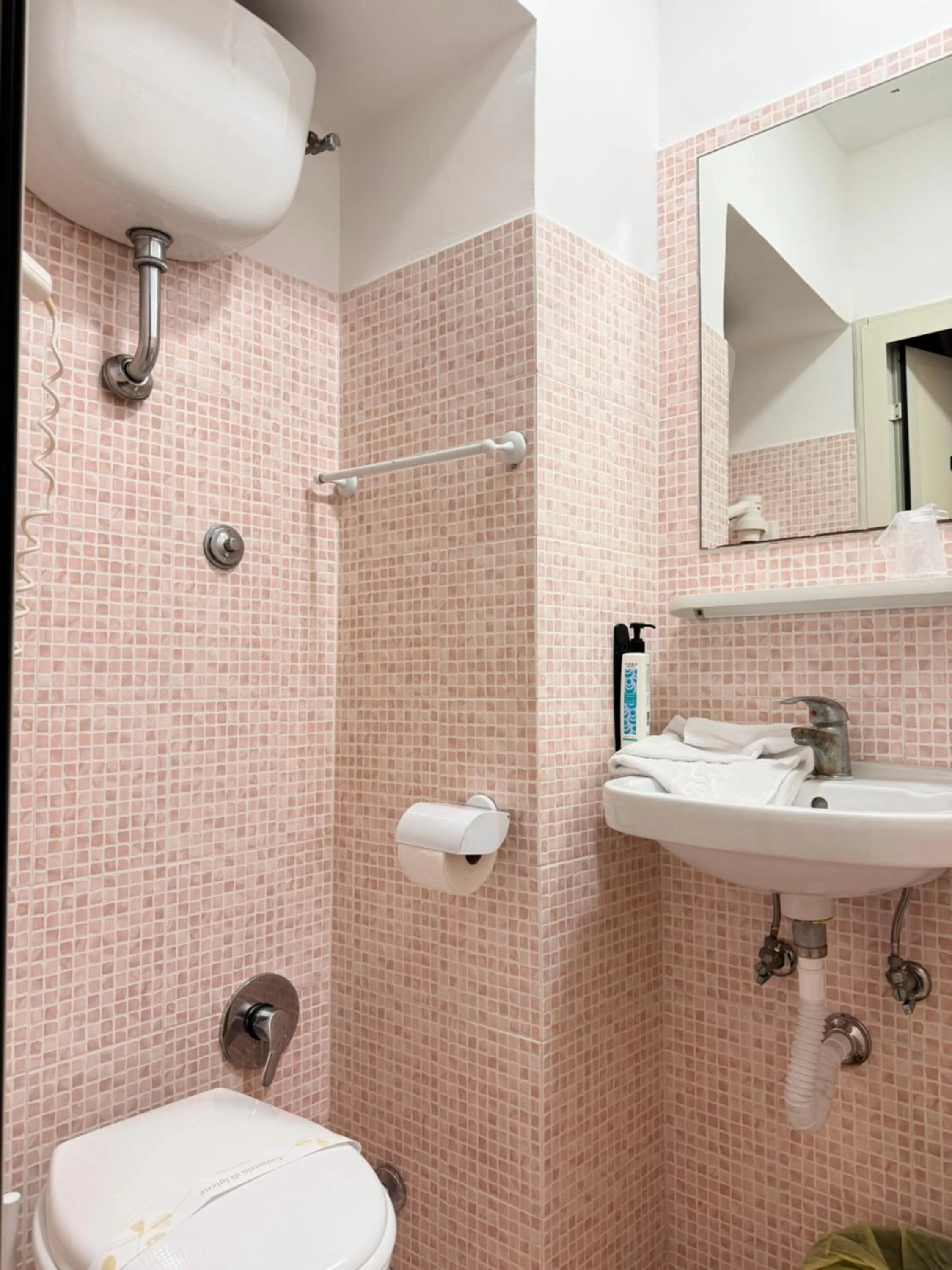 Bathroom in Hotel Concorde