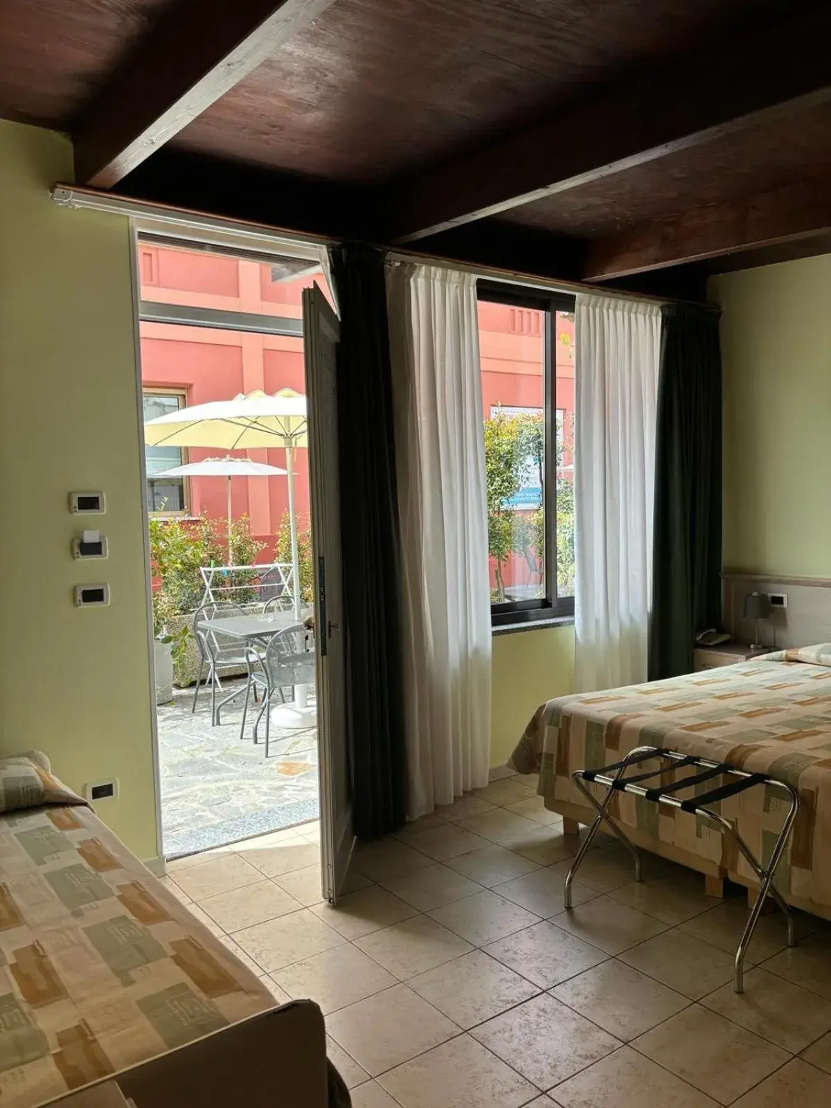 Family Room in Hotel Delle Rose Family Room in Hotel Delle Rose