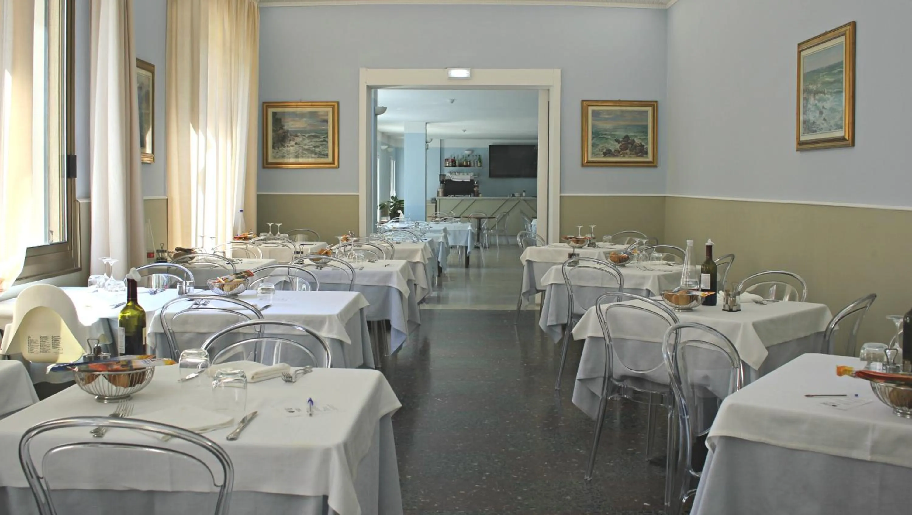Restaurant/places to eat in Hotel Delle Rose