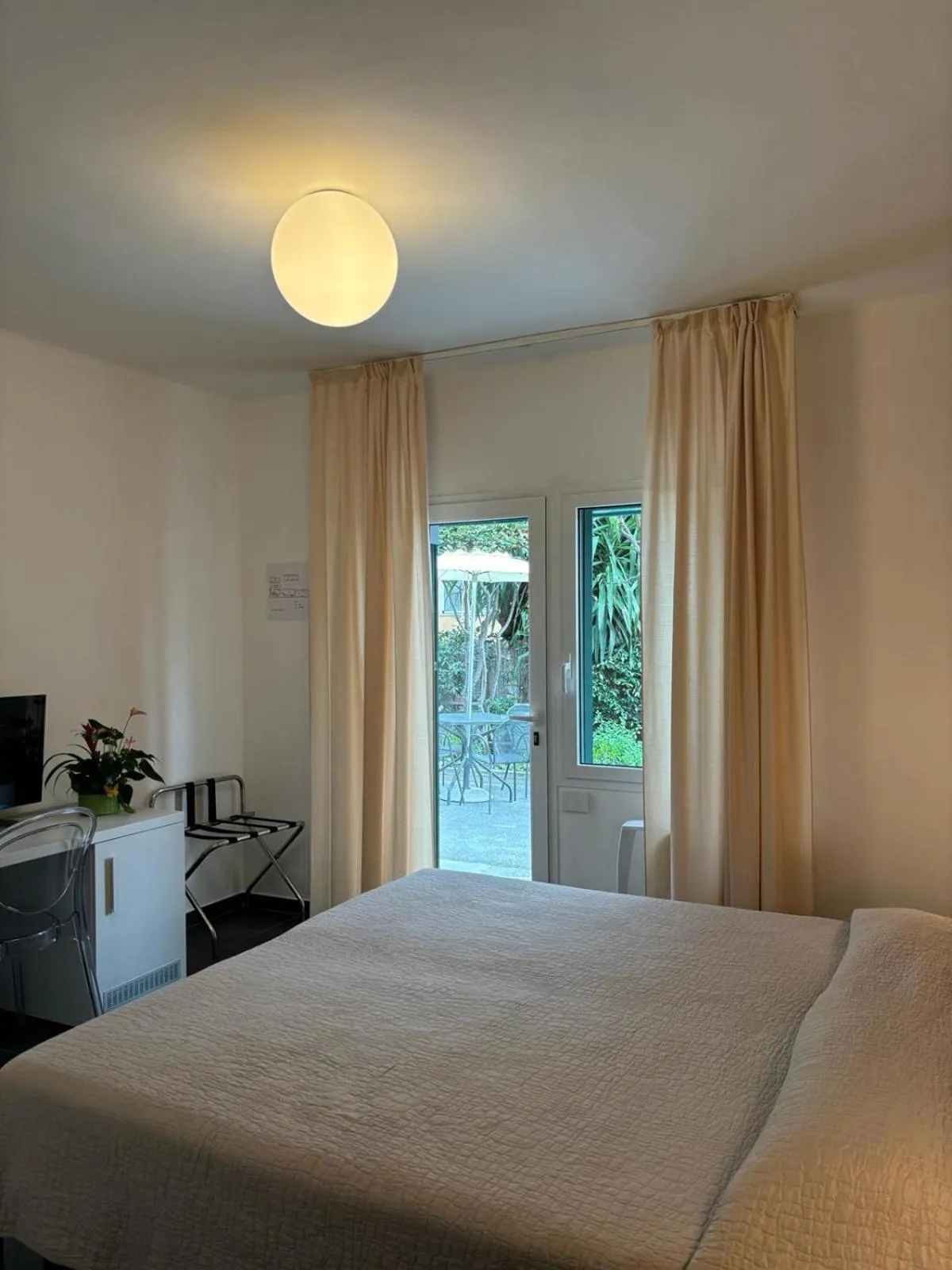 Bedroom, Bed in Hotel Delle Rose