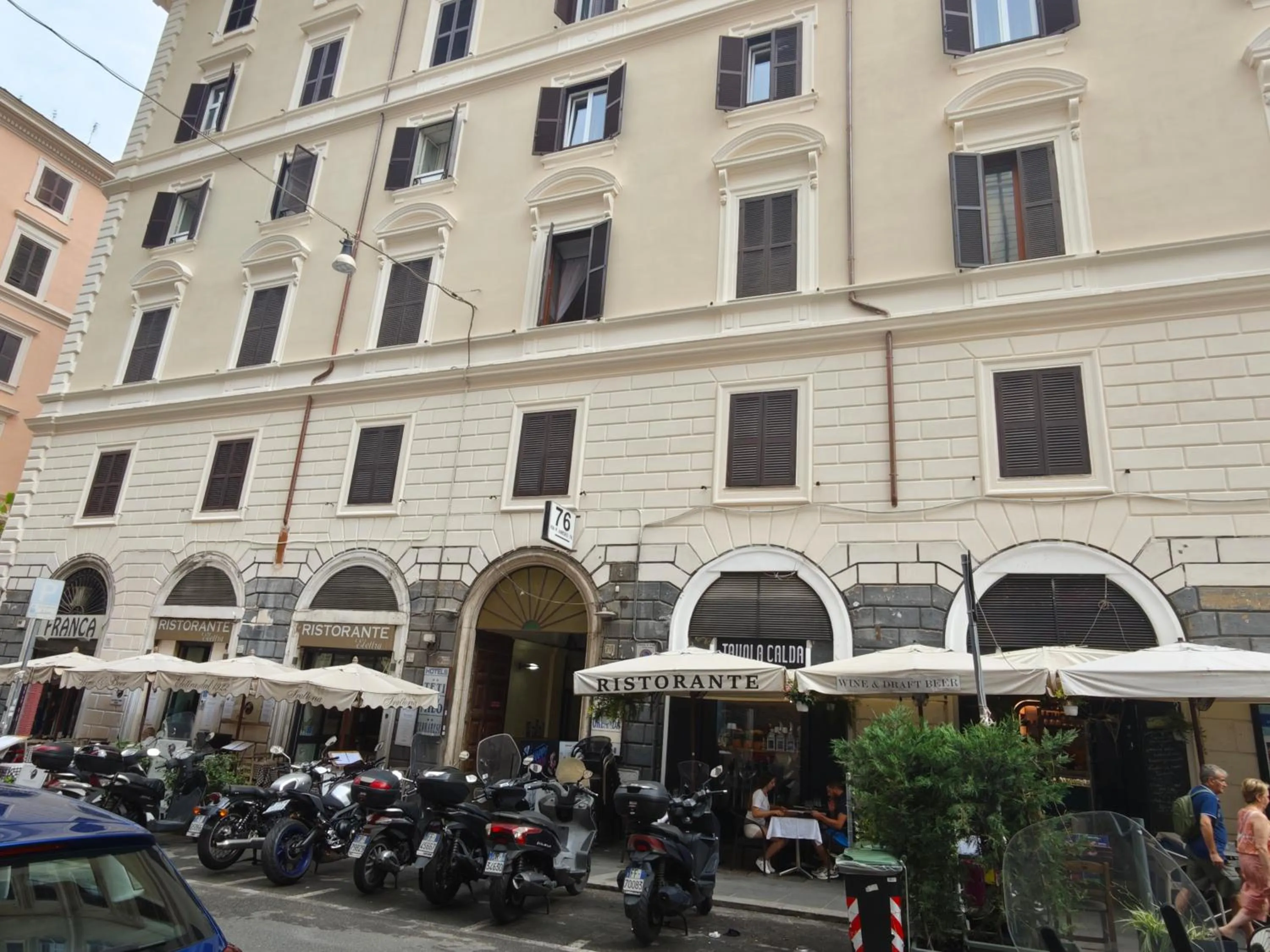 Facade/entrance in Hotel Milo