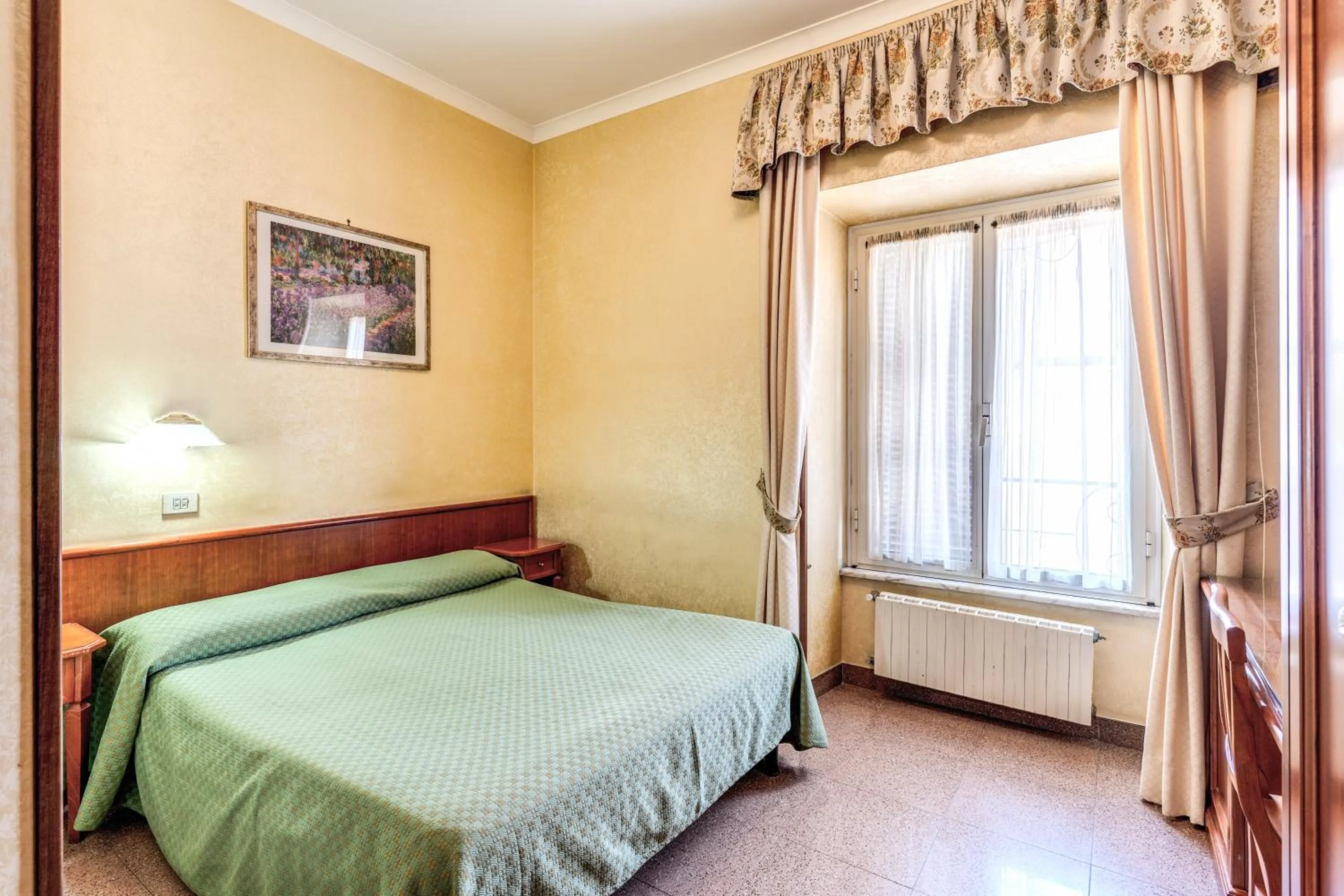 Bedroom, Bed in Hotel Milo