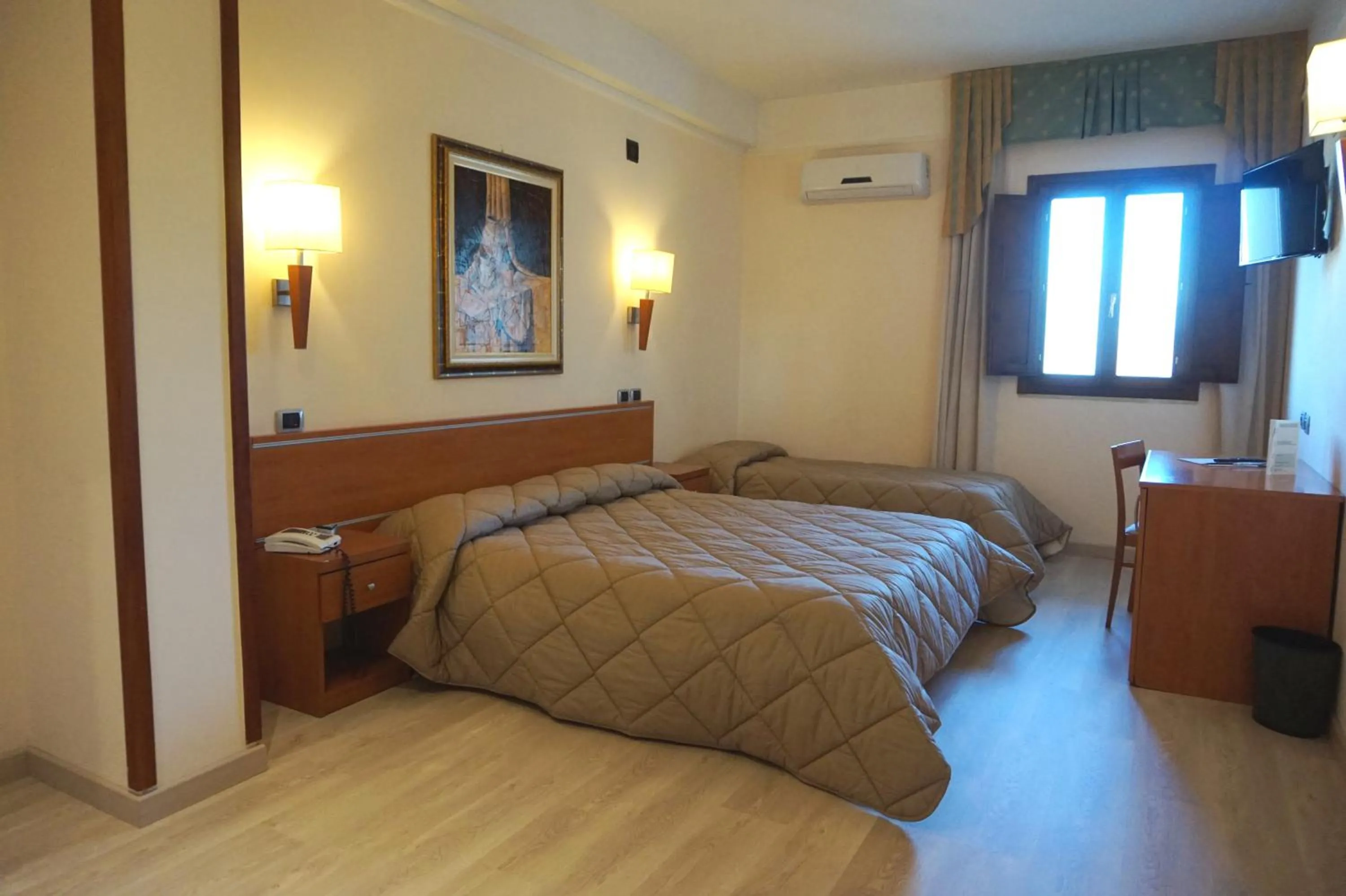 Bedroom, Bed in Bel Sito Hotel Due Torri