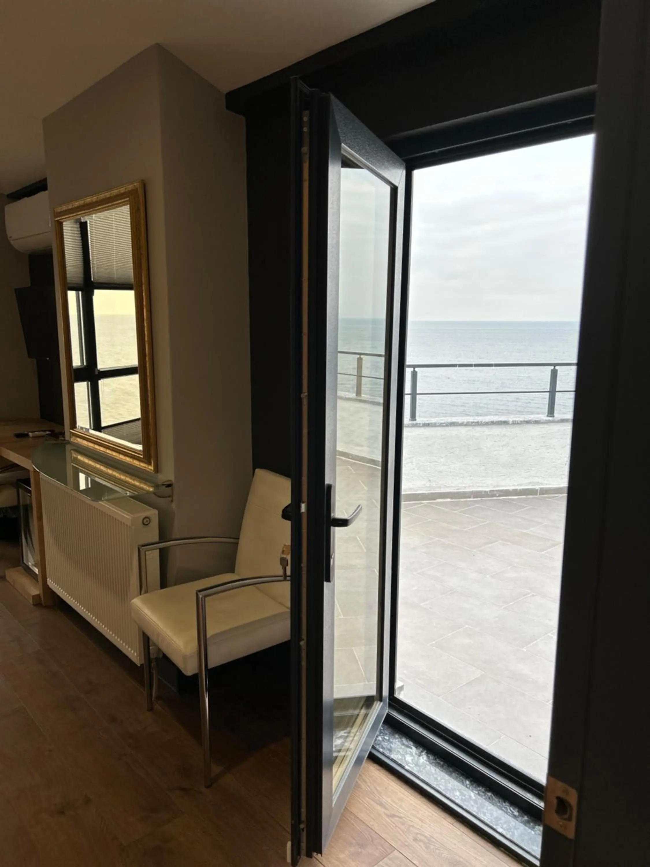 Seating area in Taşliman Otel