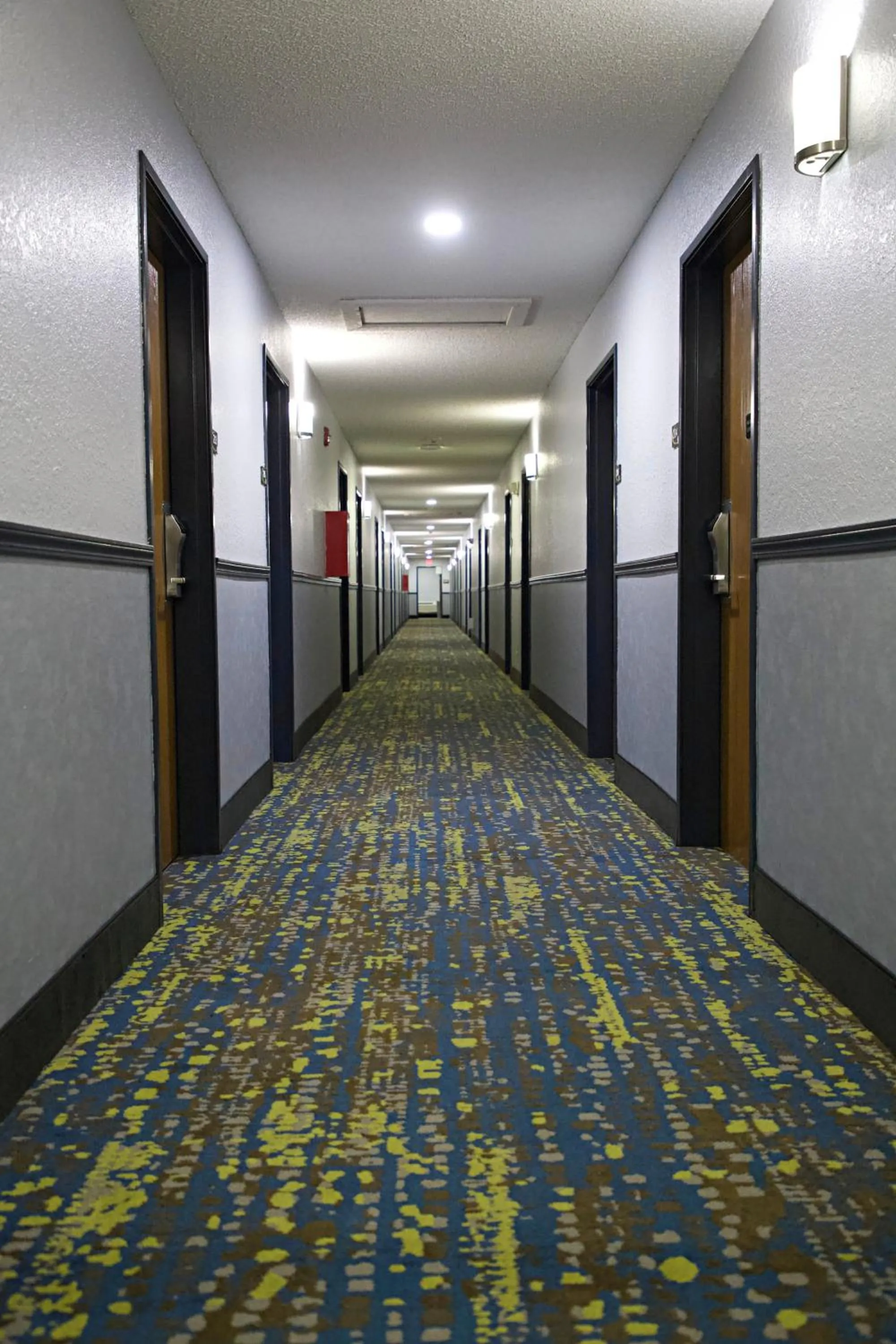 Facade/entrance in Express Inn Parsons