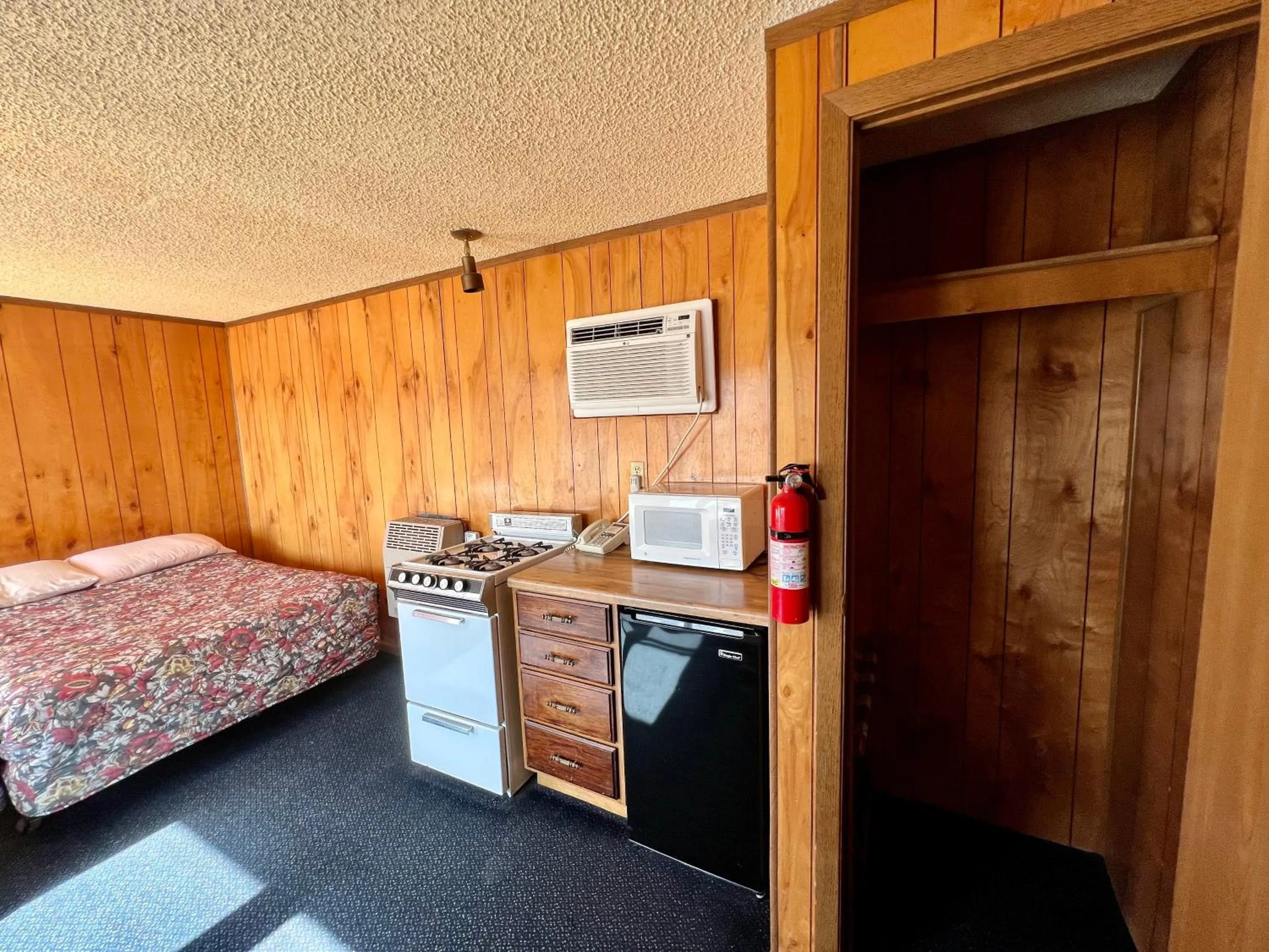 Bed in Border Inn Casino