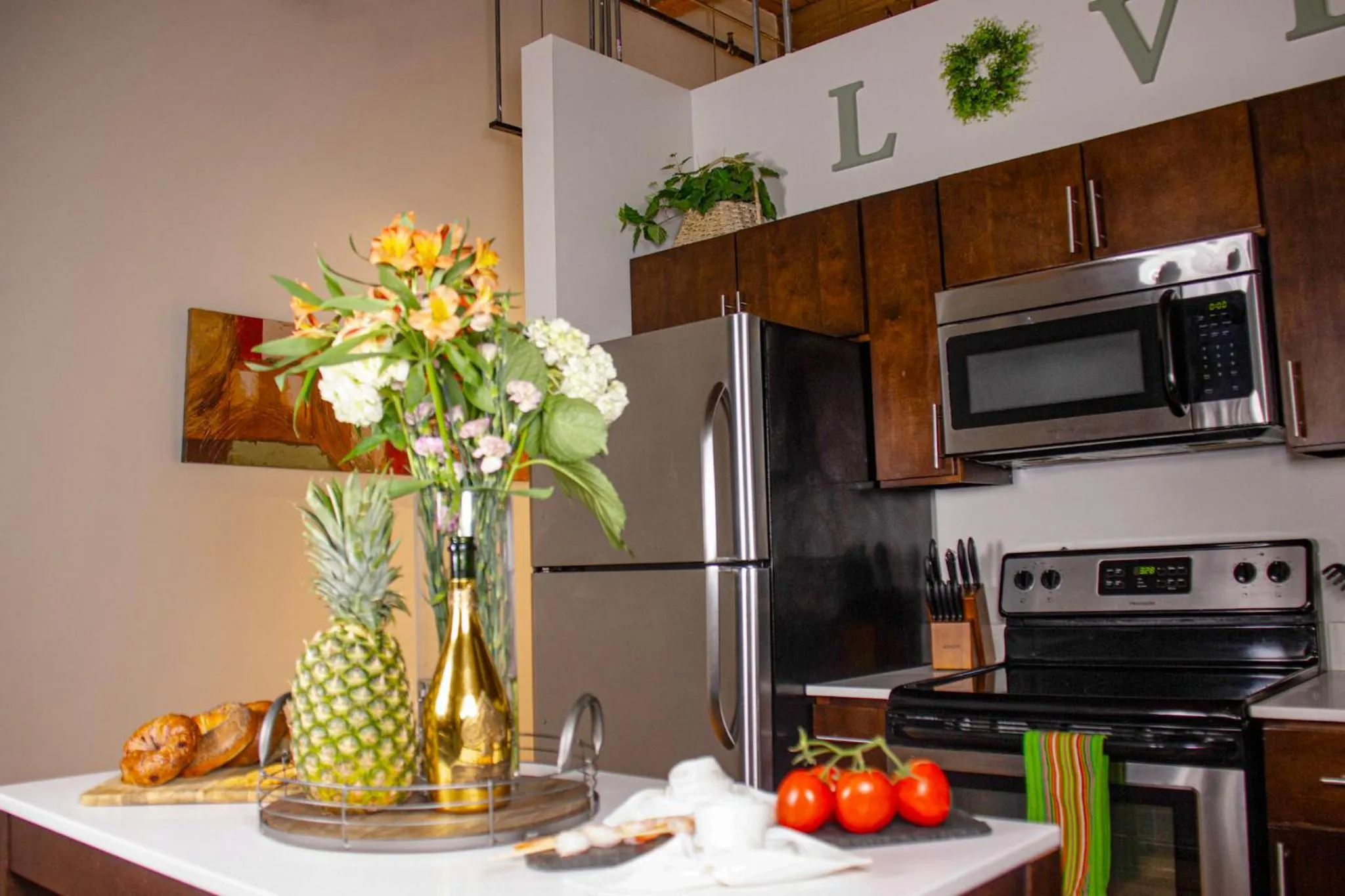 Decorative detail in Luxéry Stay Chicago - Themed Units! Close to Downtown, McCormick Place & Wintrust Arena