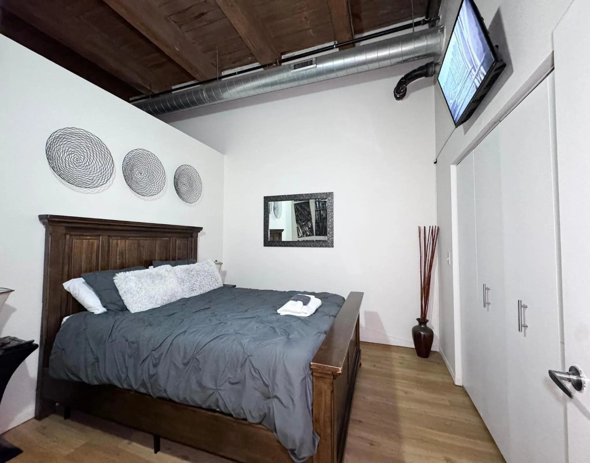 Bedroom, Bed in Luxéry Stay Chicago - Themed Units! Close to Downtown, McCormick Place & Wintrust Arena