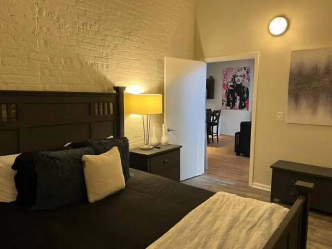 Bedroom, Bed in Luxéry Stay Chicago - Themed Units! Close to Downtown, McCormick Place & Wintrust Arena