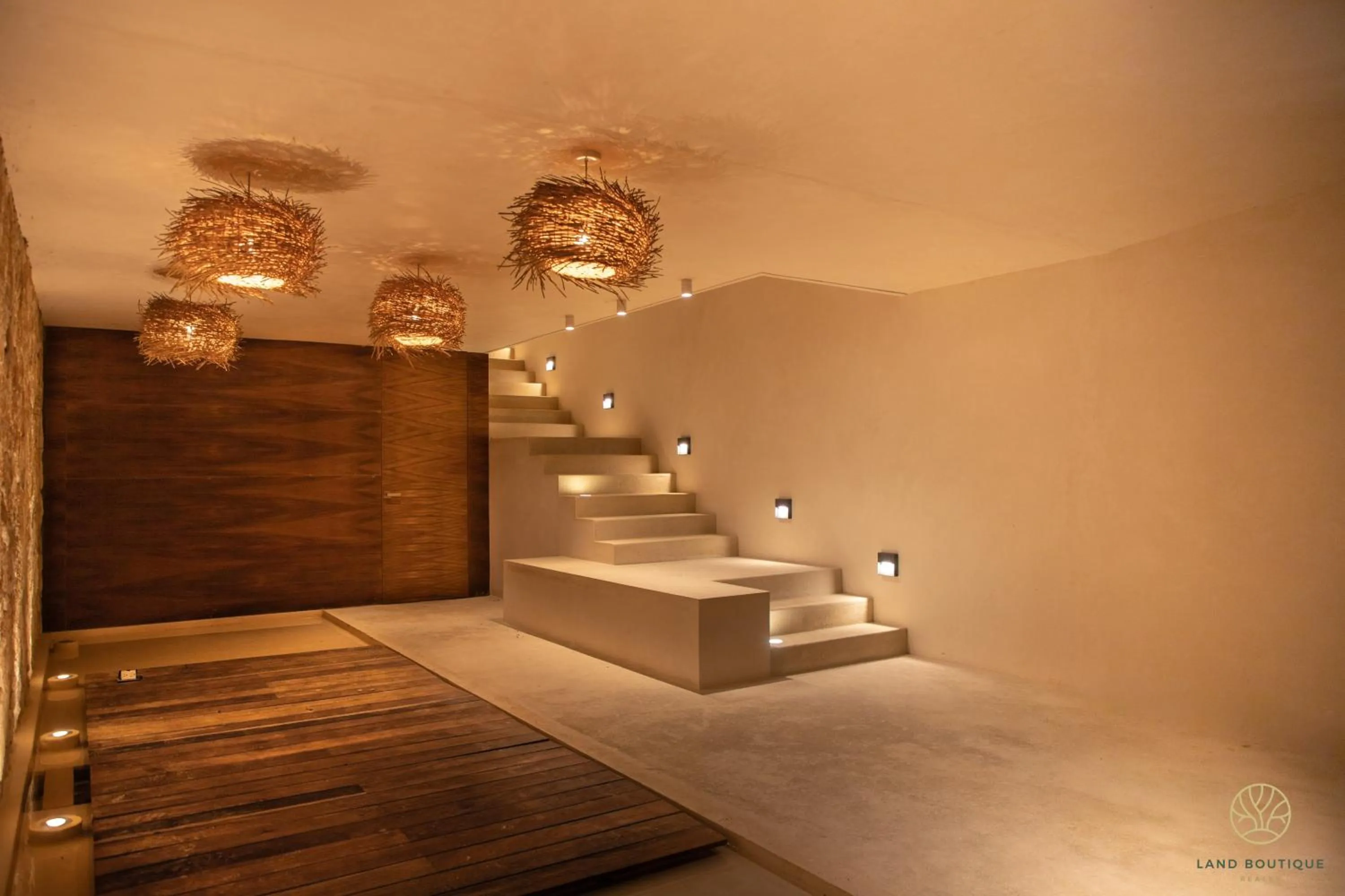 Lobby or reception in Spacious 2BR apt · Wide balcony w/tub & Yoga deck