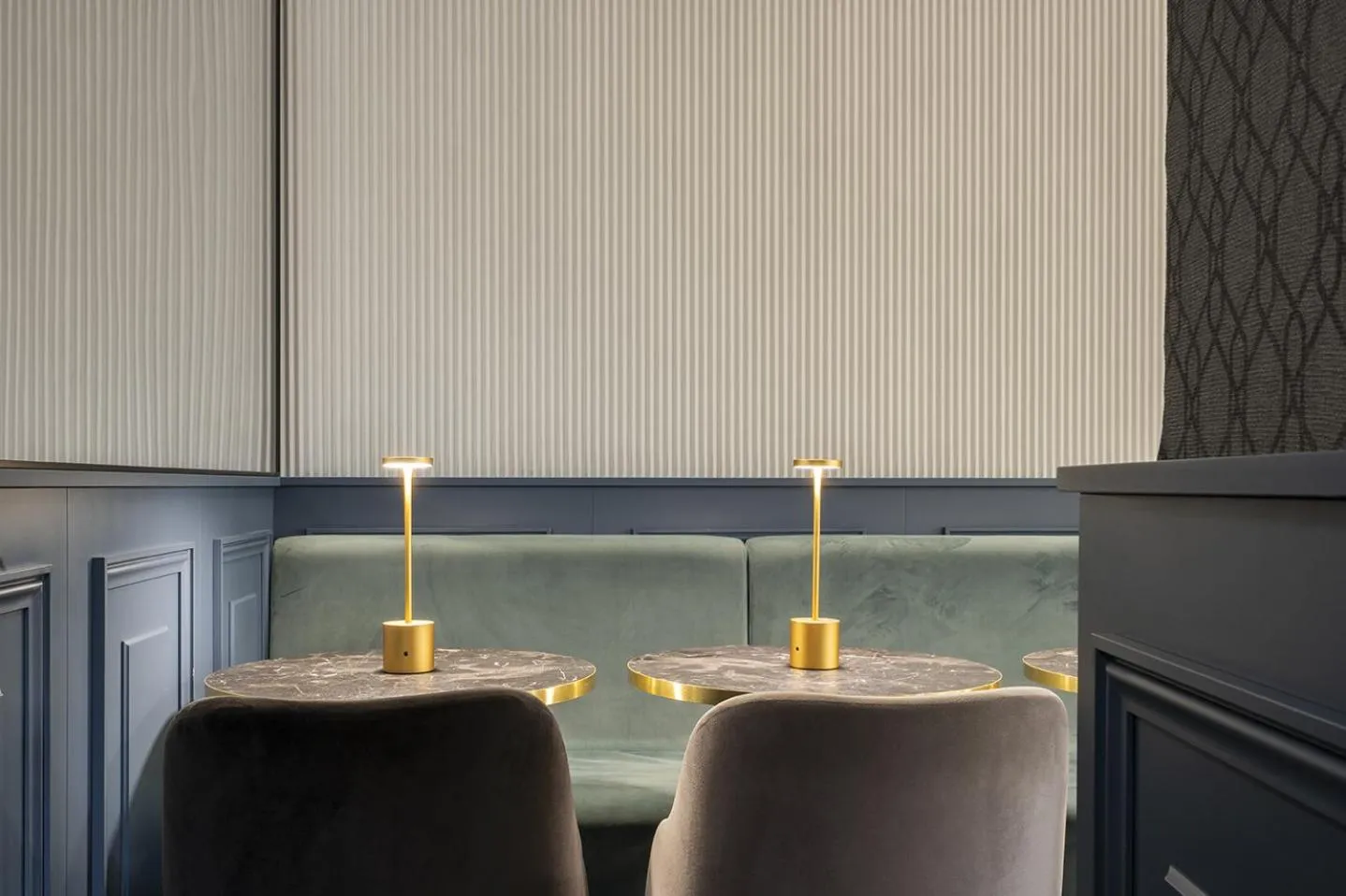 Lounge or bar in London Hotel