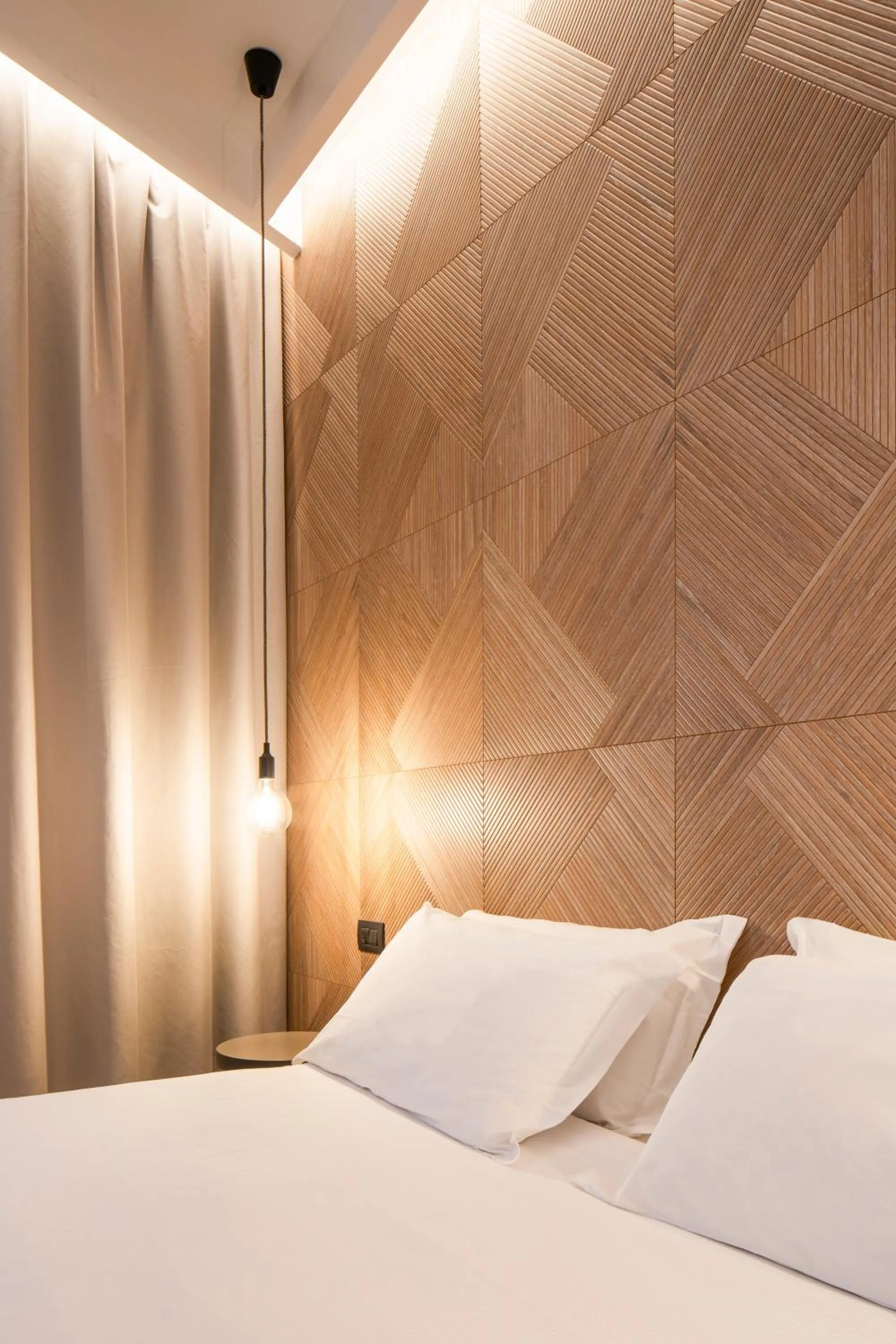 Bedroom, Bed in London Hotel