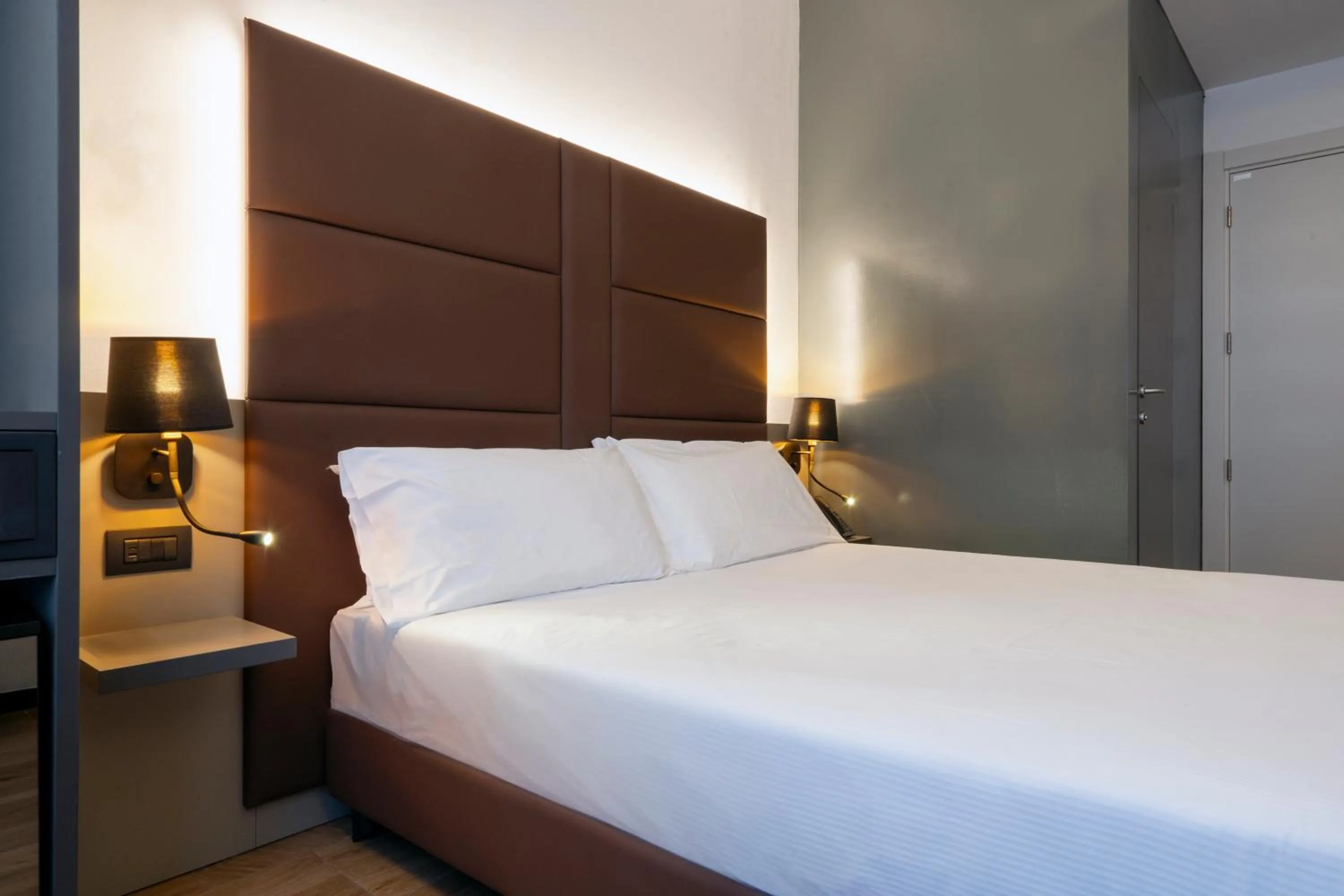 Bedroom, Bed in London Hotel