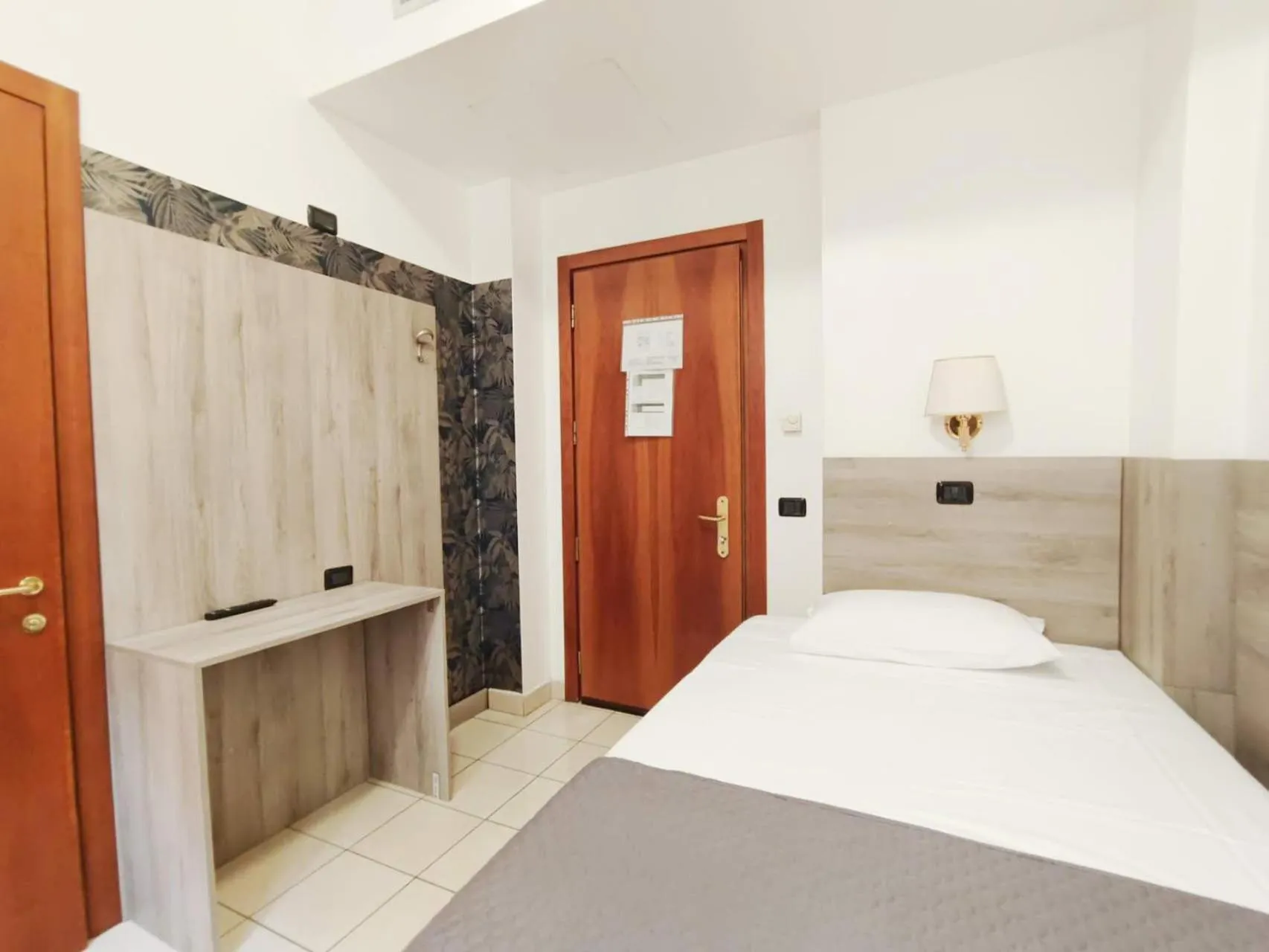 Bed in Hotel Mondial