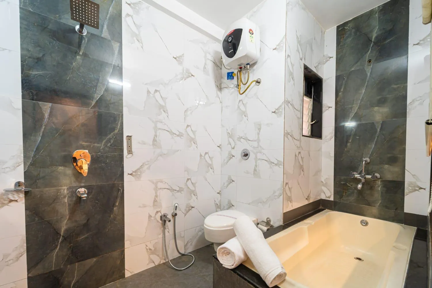 Bath in Strawberry King Resort