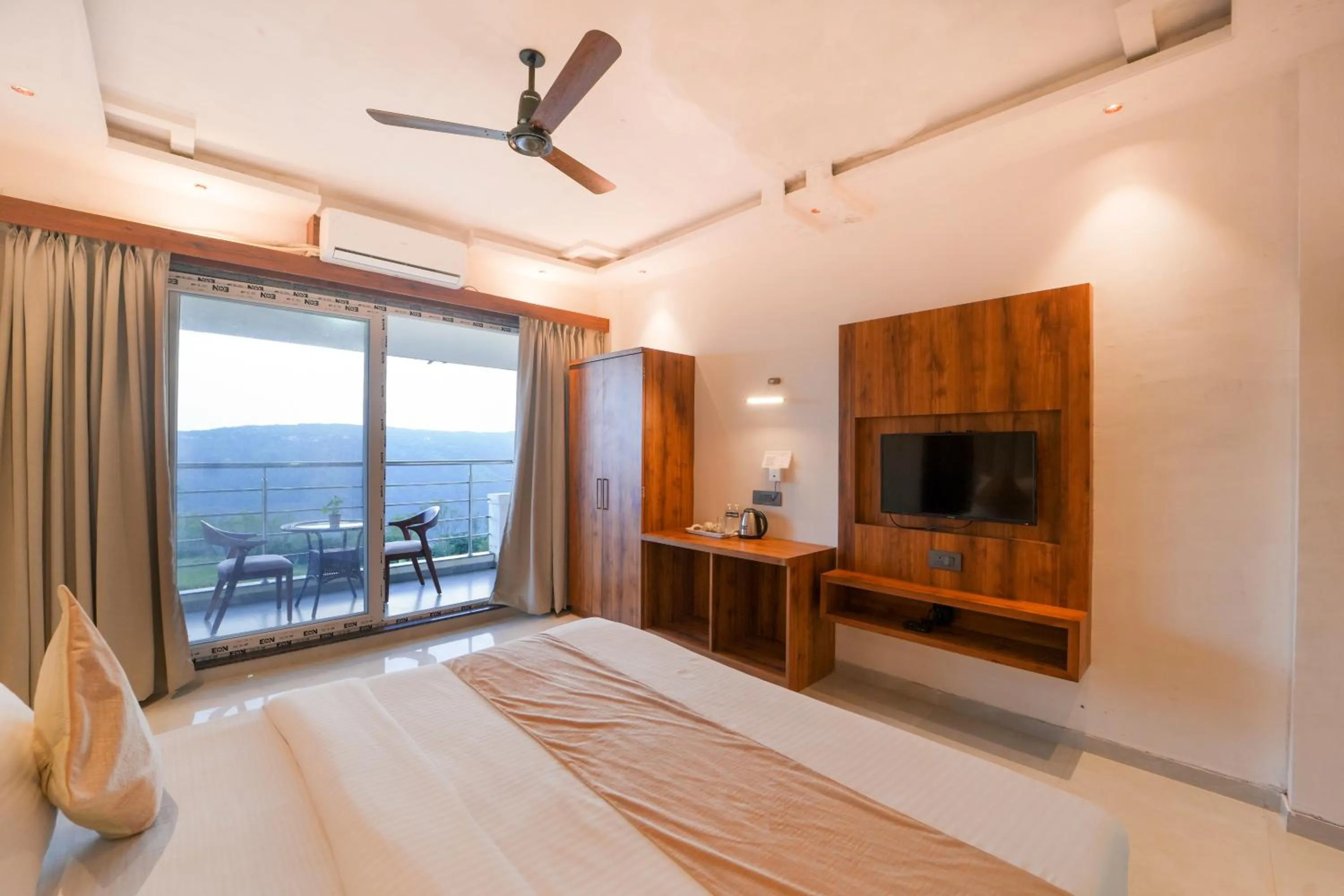 Bed in Strawberry King Resort