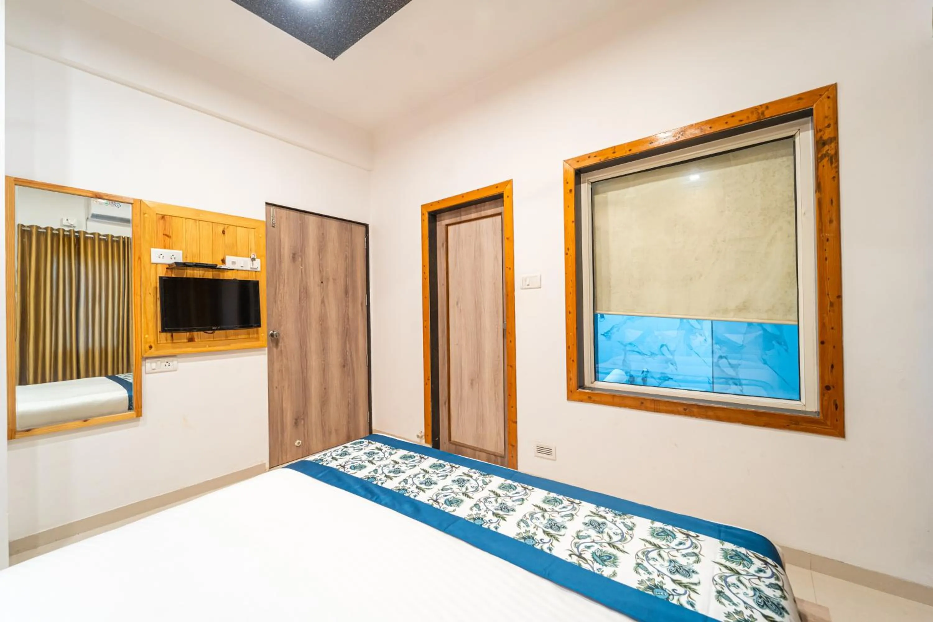 Bedroom, Bed in Strawberry King Resort