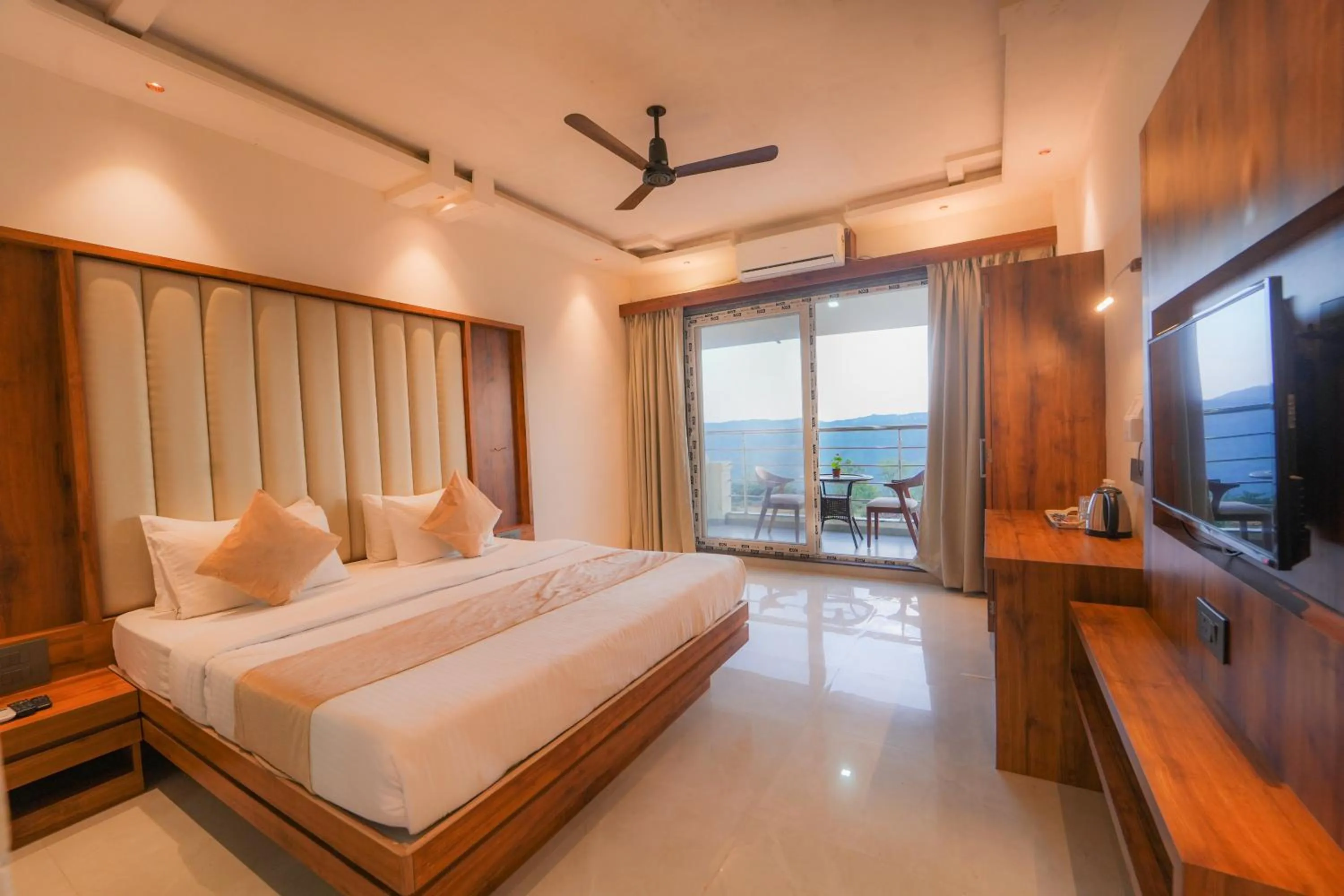 Bed in Strawberry King Resort