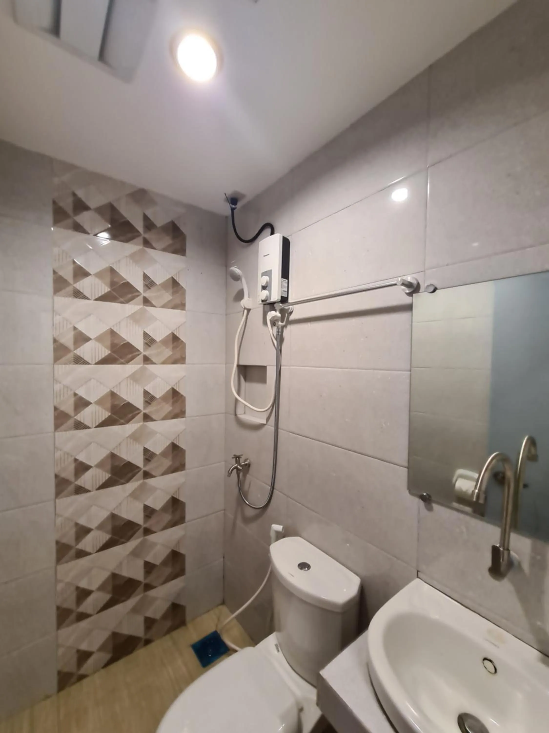 Bathroom in My Stay Hotel - Near SM Mall -1 min walk