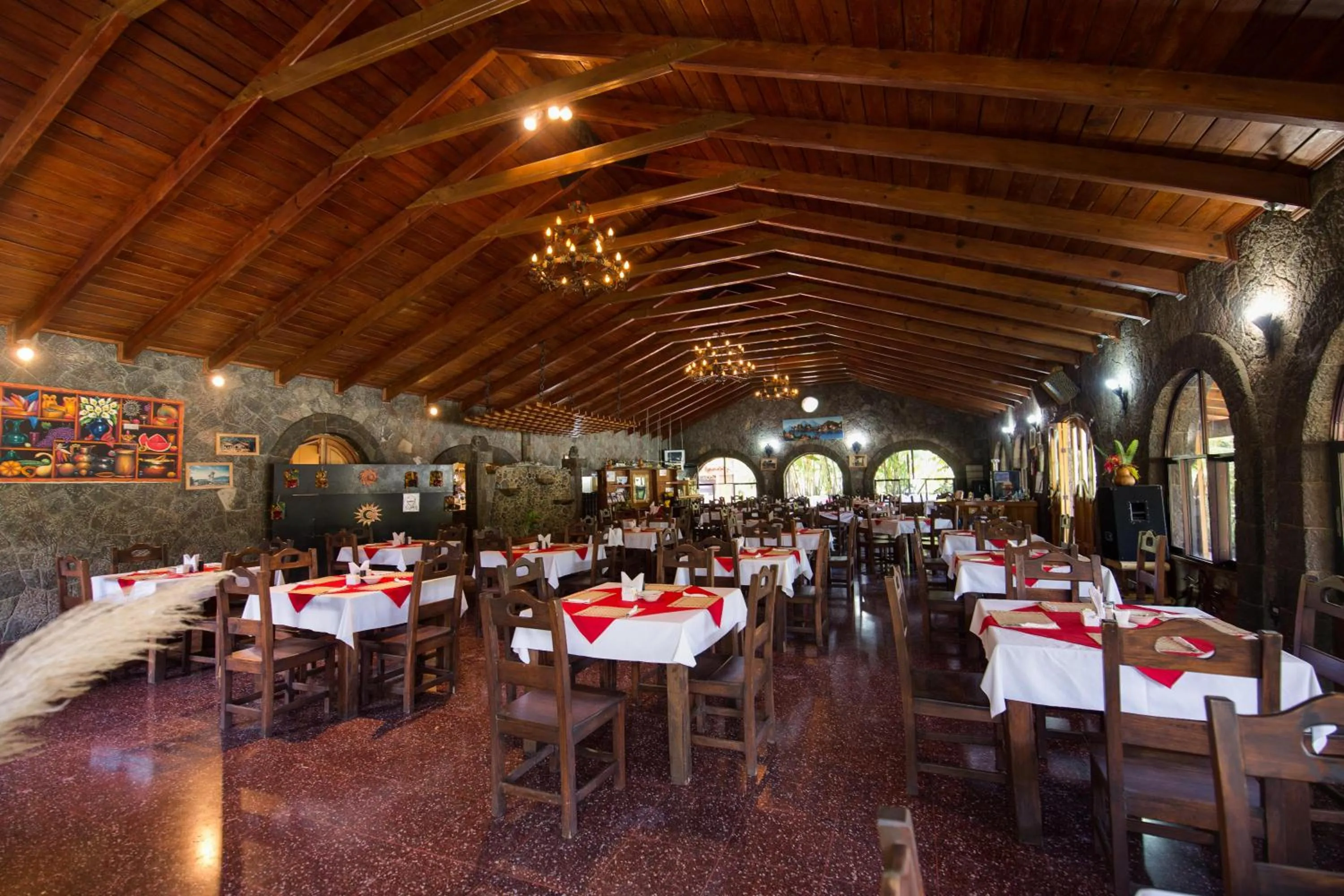 Restaurant/places to eat in Hotel Tiosh Abaj