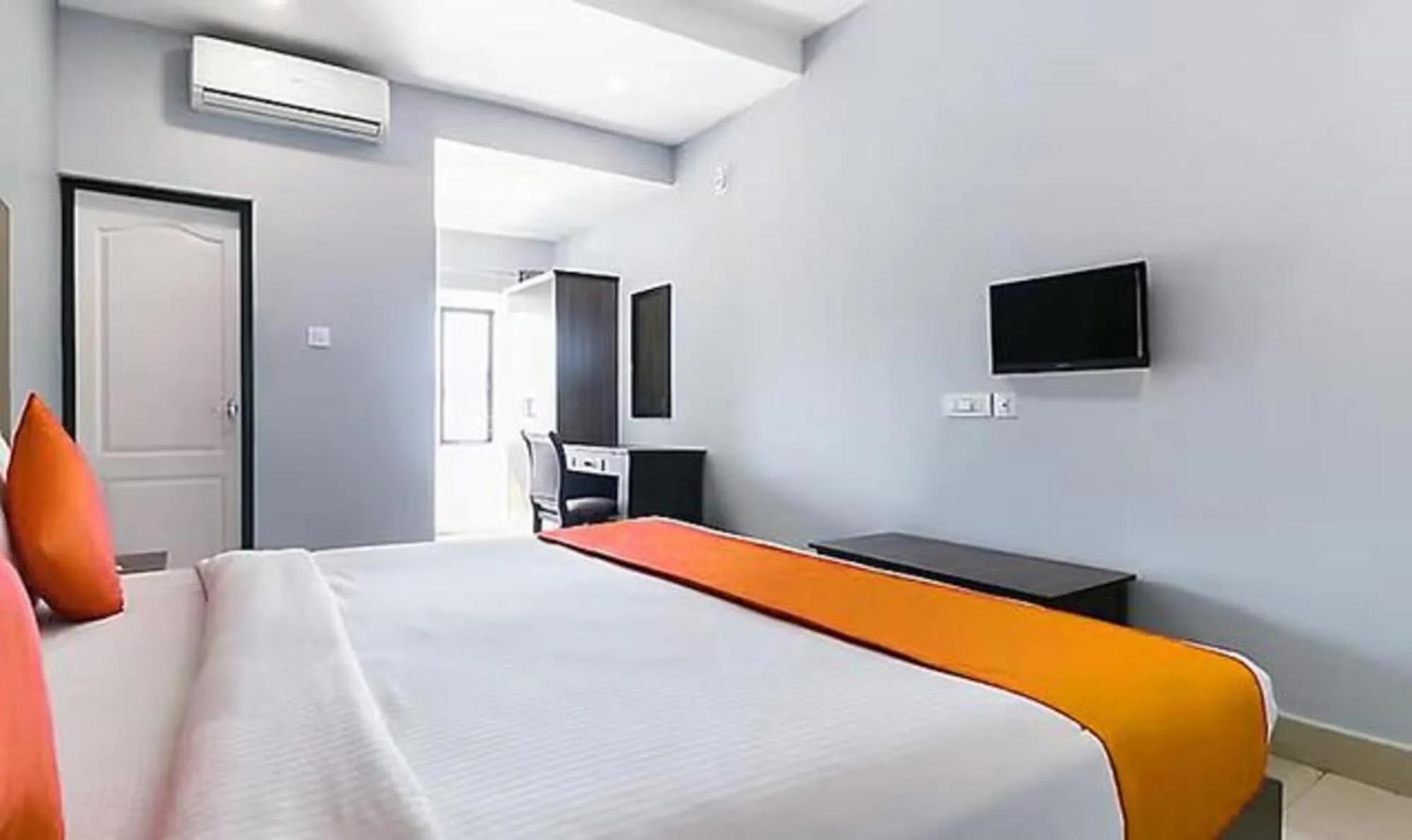 Bed in Queens Residency - Kochi