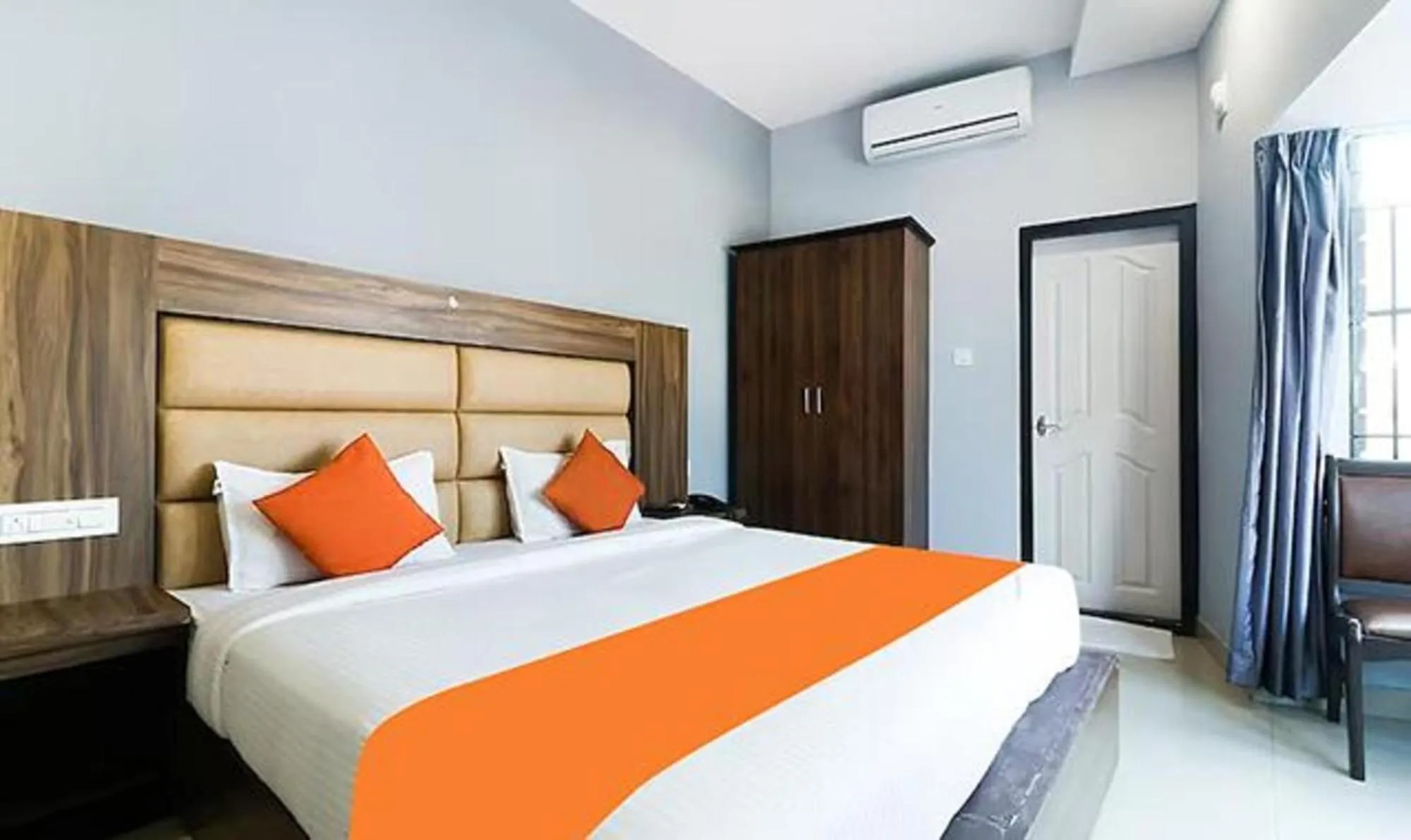 Bed in Queens Residency - Kochi