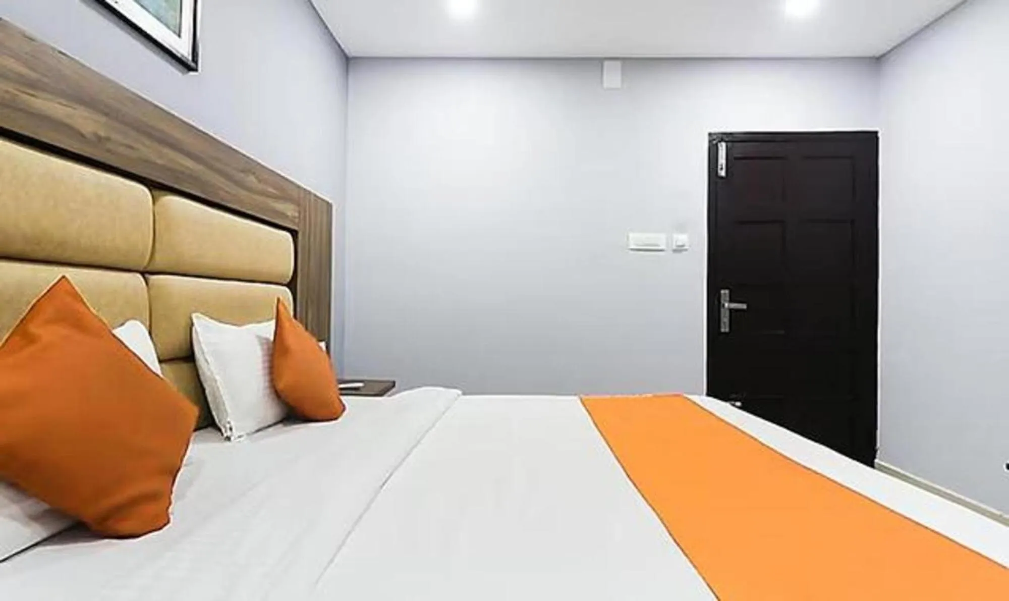 Bed in Queens Residency - Kochi