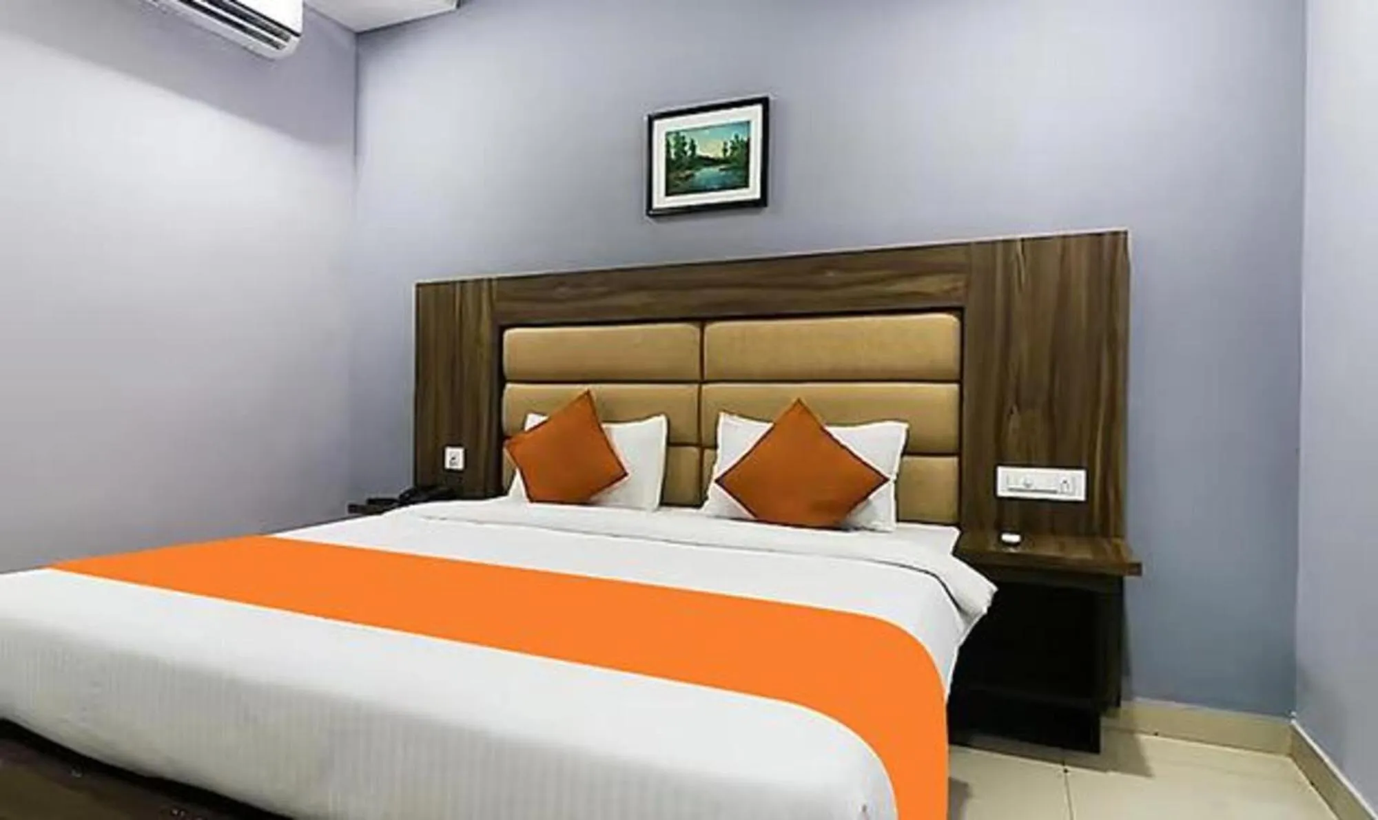 Bed in Queens Residency - Kochi