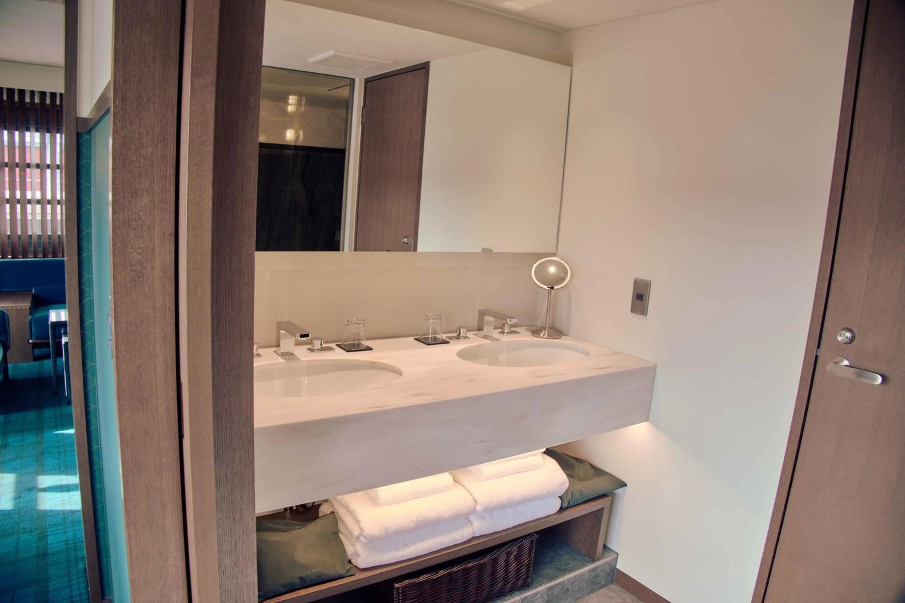 Bathroom, Bed in Marufukuro