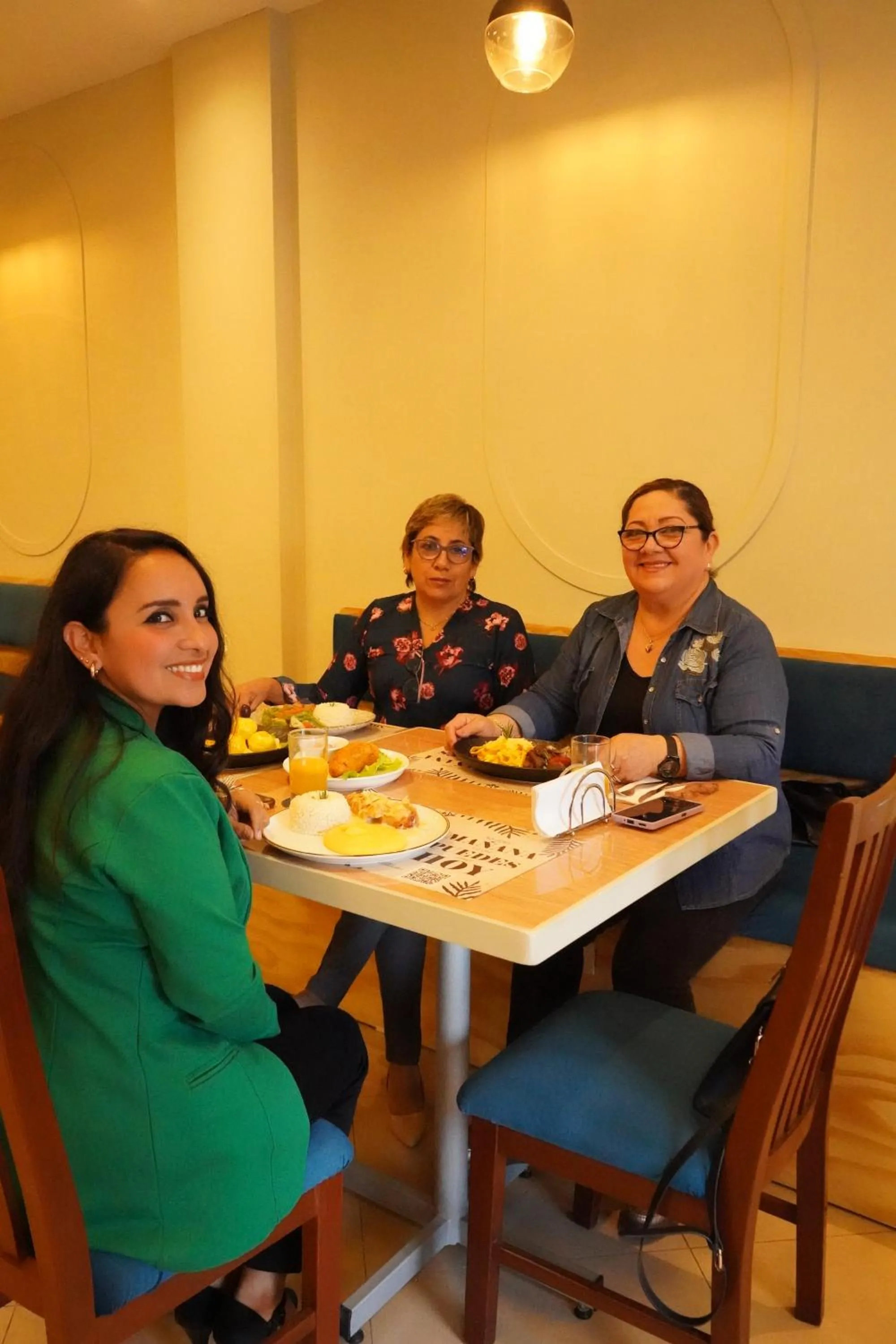 Restaurant/places to eat in Hotel Santa Rosa